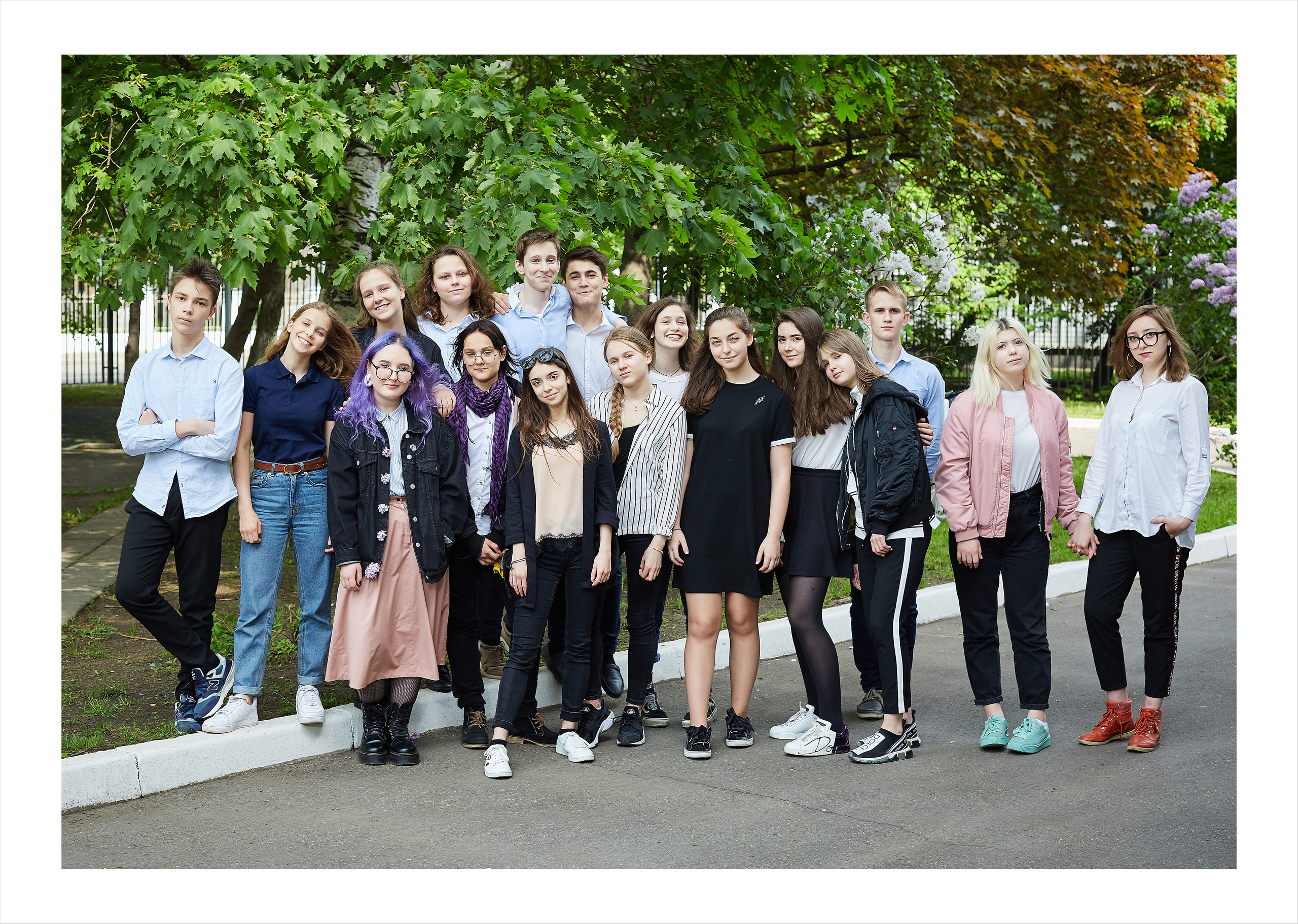 9 класс. В школе. Школьный фотограф Сергей Беликов