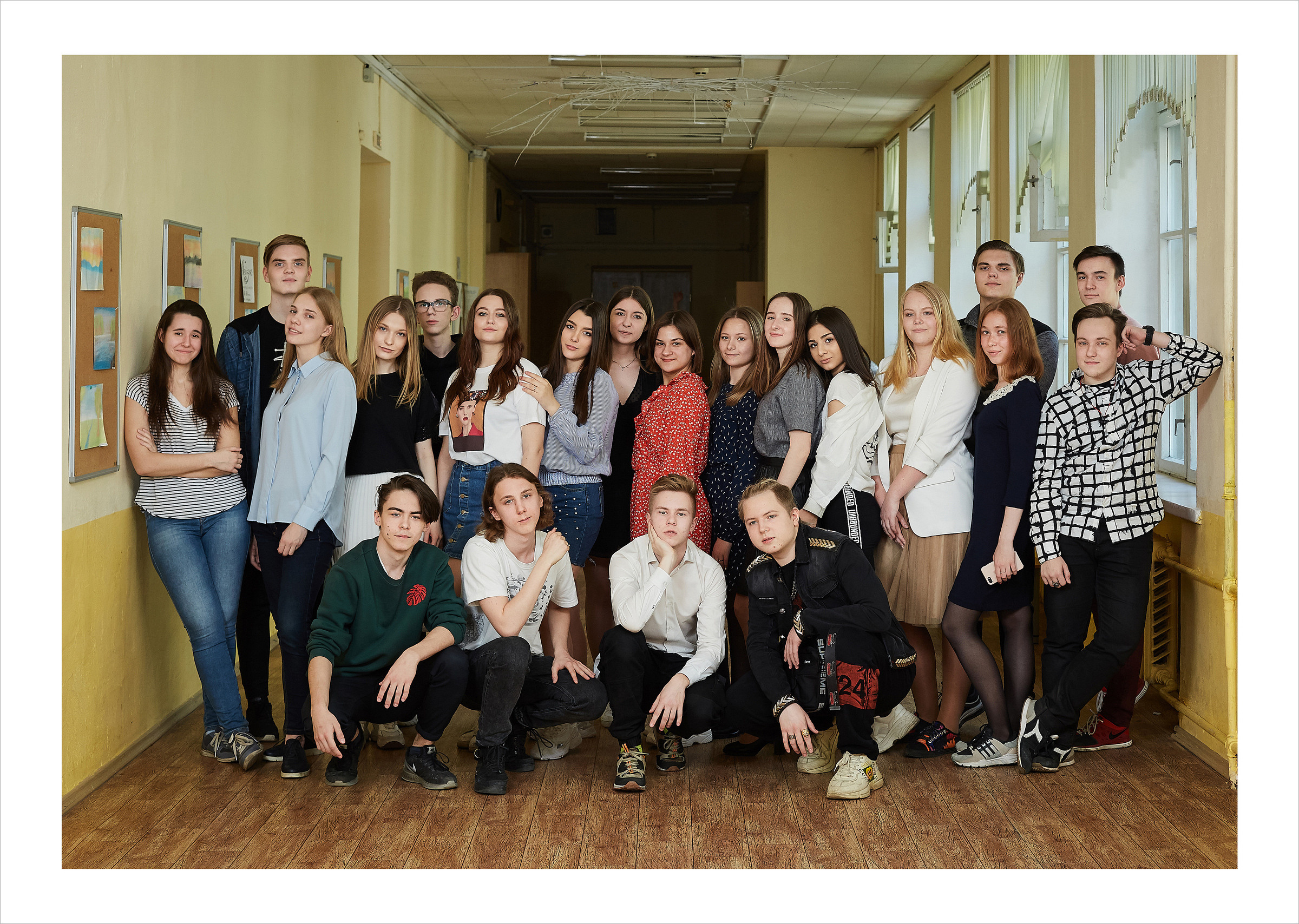 11 класс. В школе. Школьный фотограф Сергей Беликов