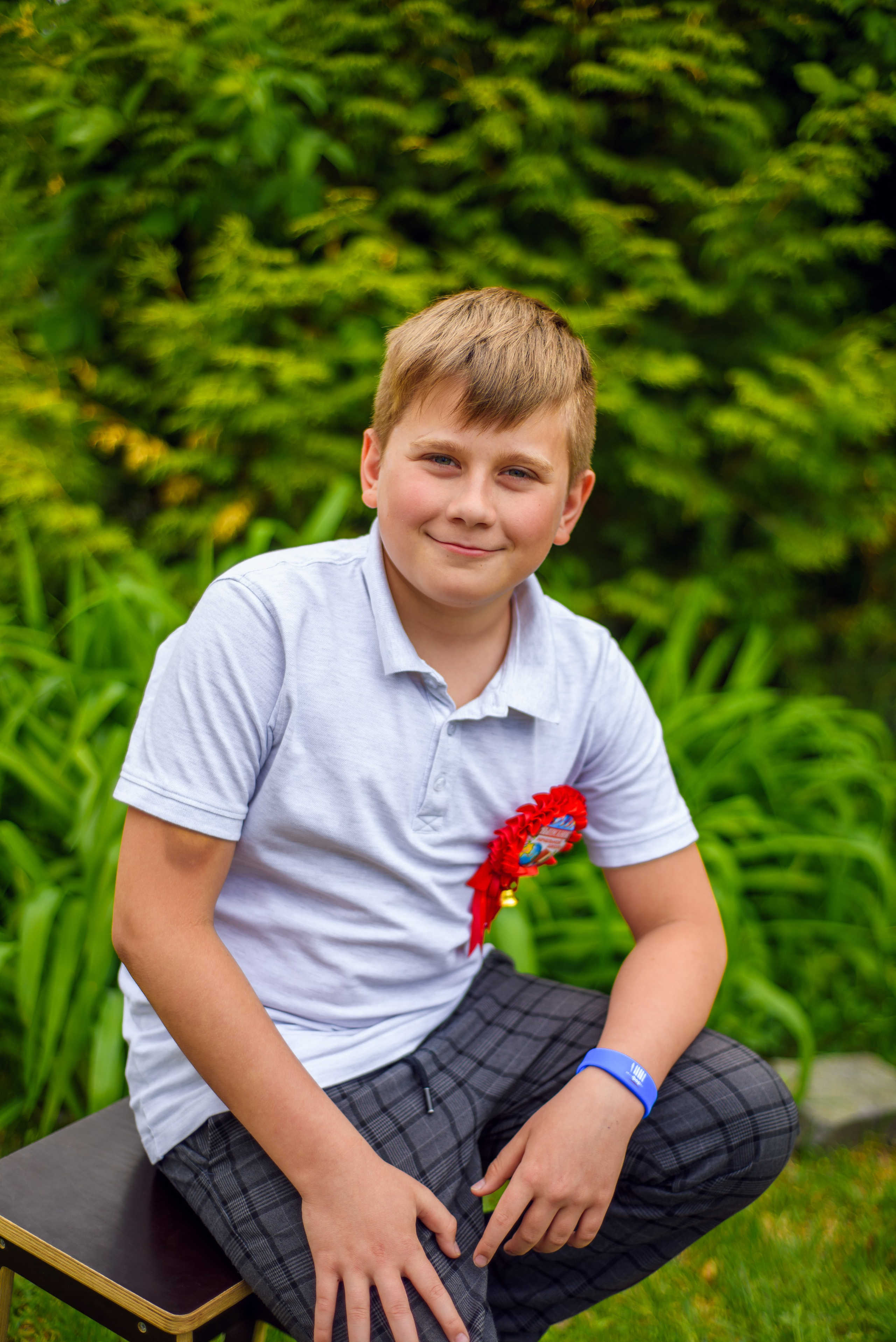 Фотосъемка в школьном саду. Фотограф. Выпускные альбомы в Барнауле