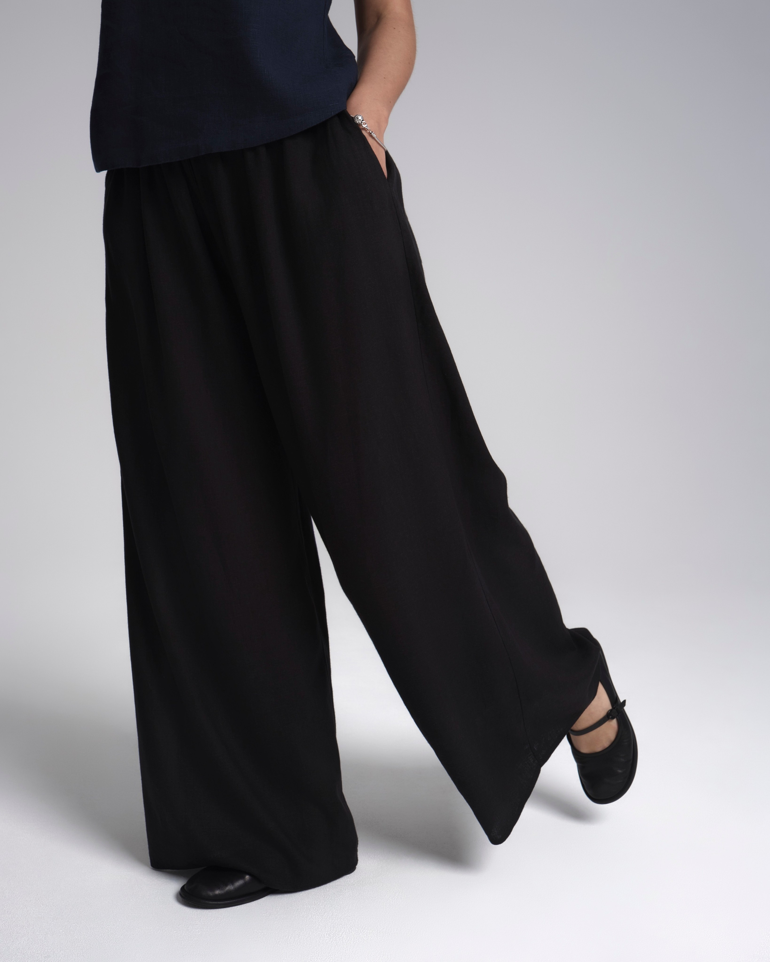 Фото и видео съёмка одежды для маркетплейсов сайтов и каталогов | UCCRASHE. UCCRASHE — предметная фото и видео съёмка в Москве