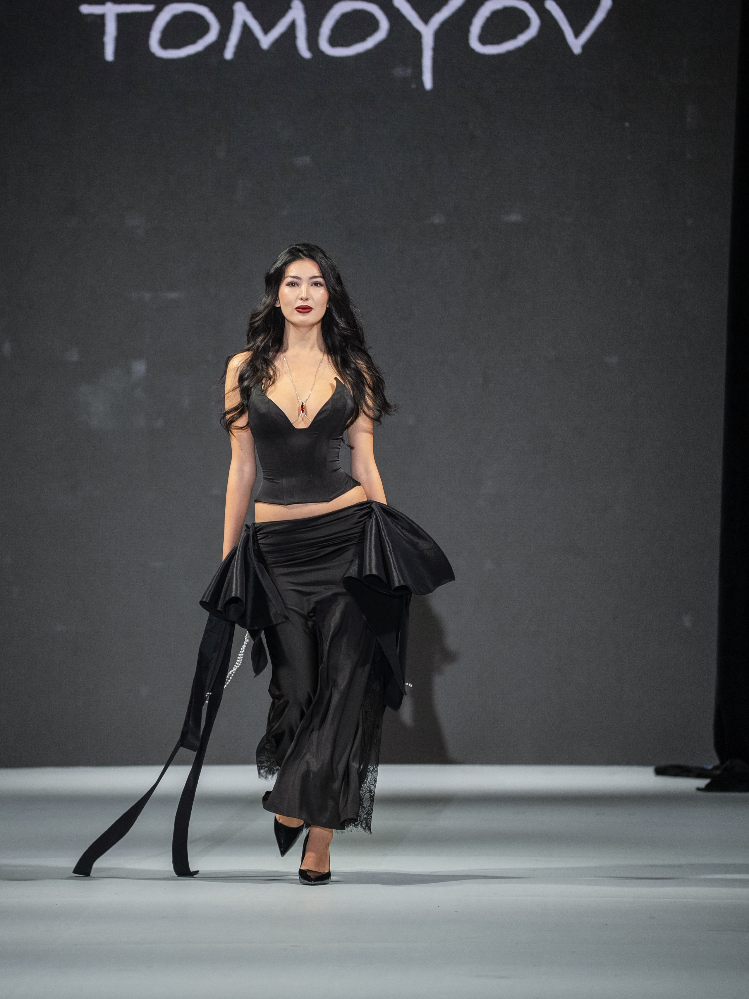 Eurasia Fashion Week Tomoyov. Сайт Алматинского НЮ АРТ, будуар и фэшн фотографа Дениса Карпенко