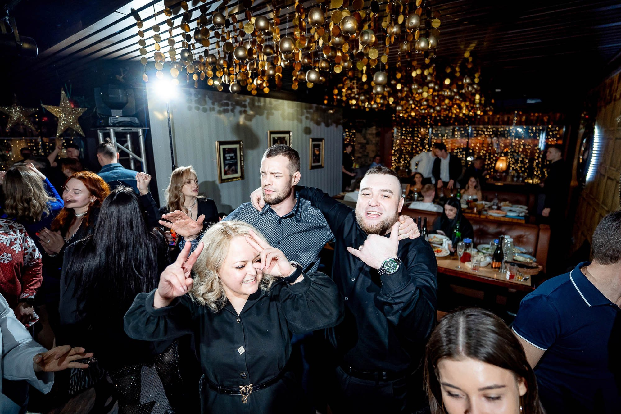 Новый год 2024 в Peoples. Сергей Кошкин. Репортажная и ивент-фотография в Сургуте