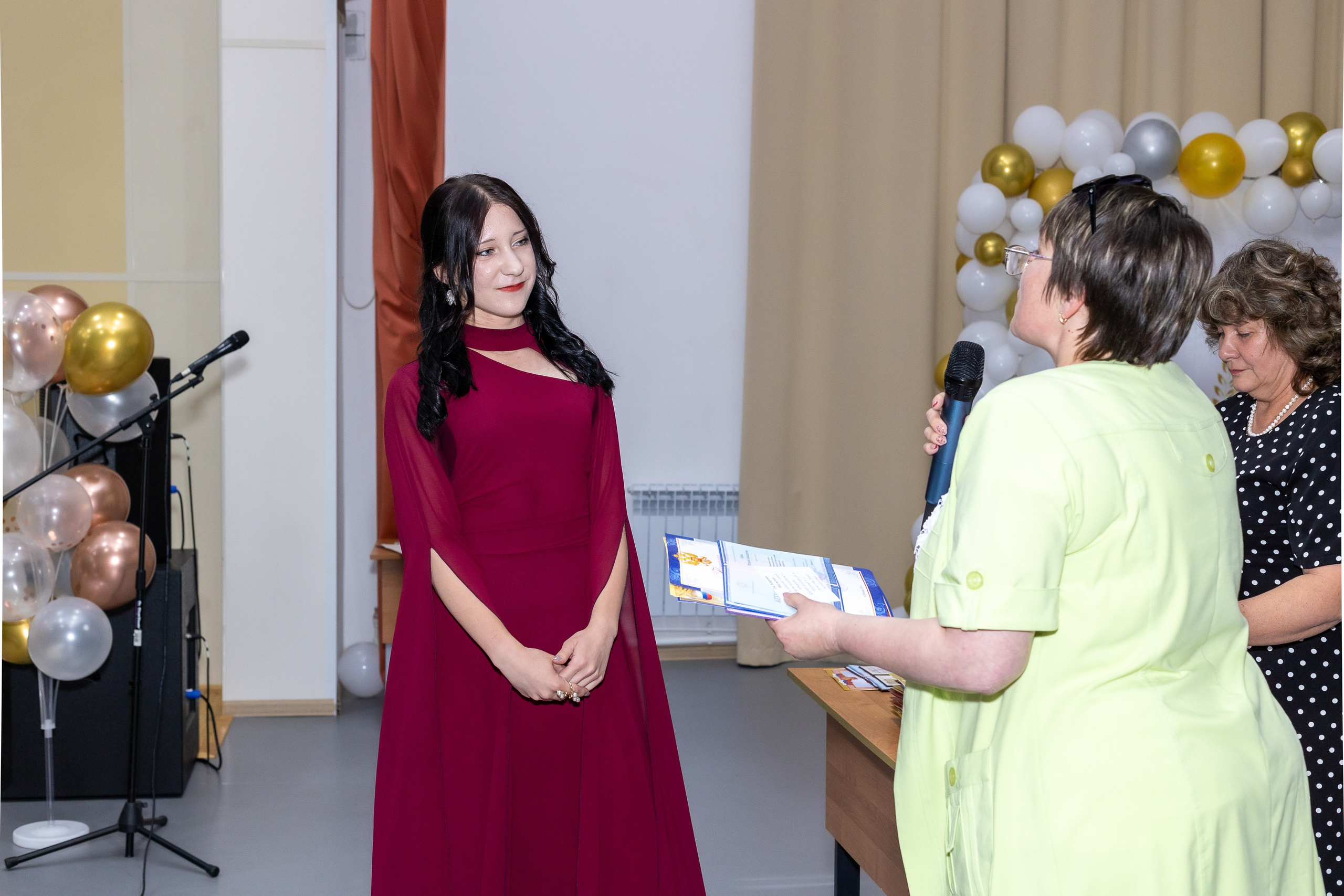 Вручение аттестата 2025. Выпускные альбомы Майкоп, Краснодар Елена Золотарева