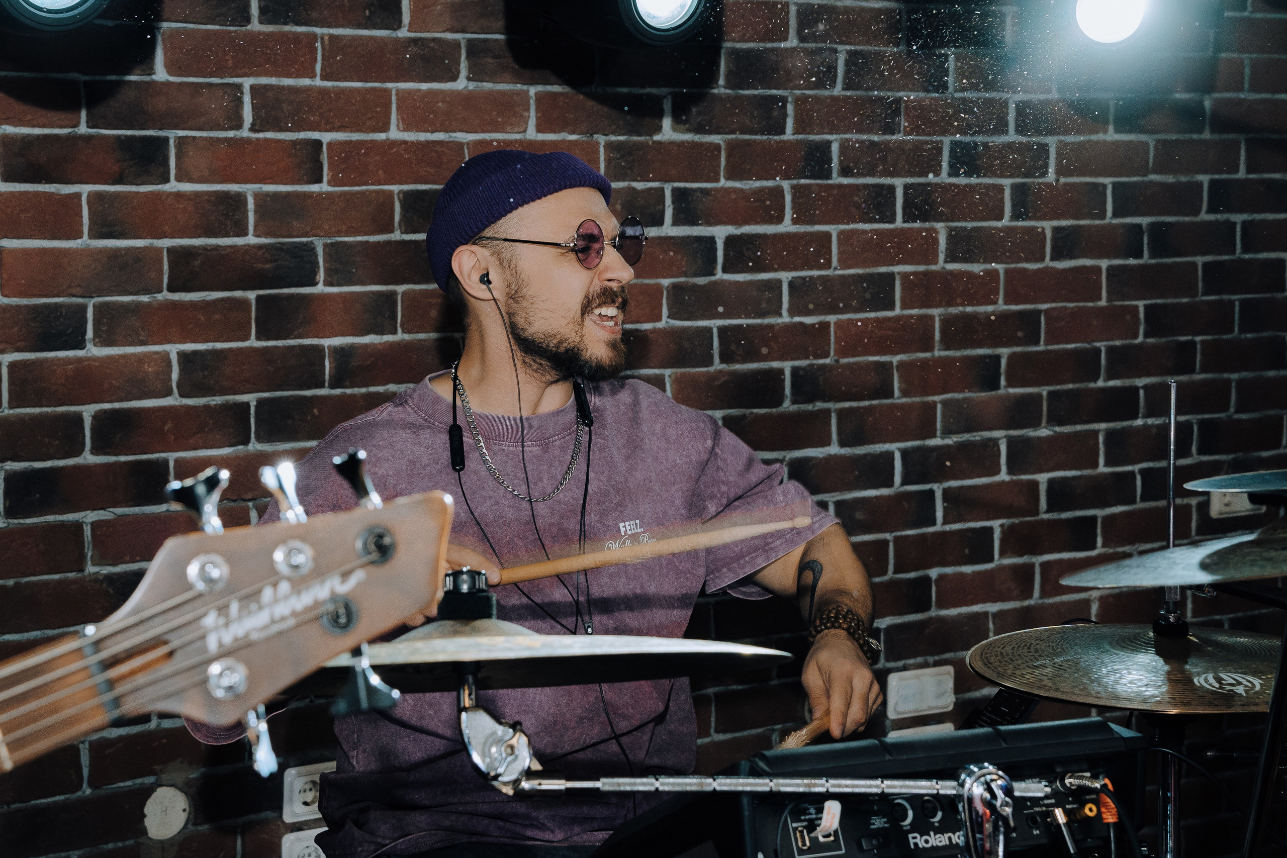 20 ЛЕТ МЕГАПОЛИС ЧЕЛЯБИНСК ХЕДЛАЙНЕР ЕЛКА. Репортажный фотограф Зуев Роман г. Челябинск