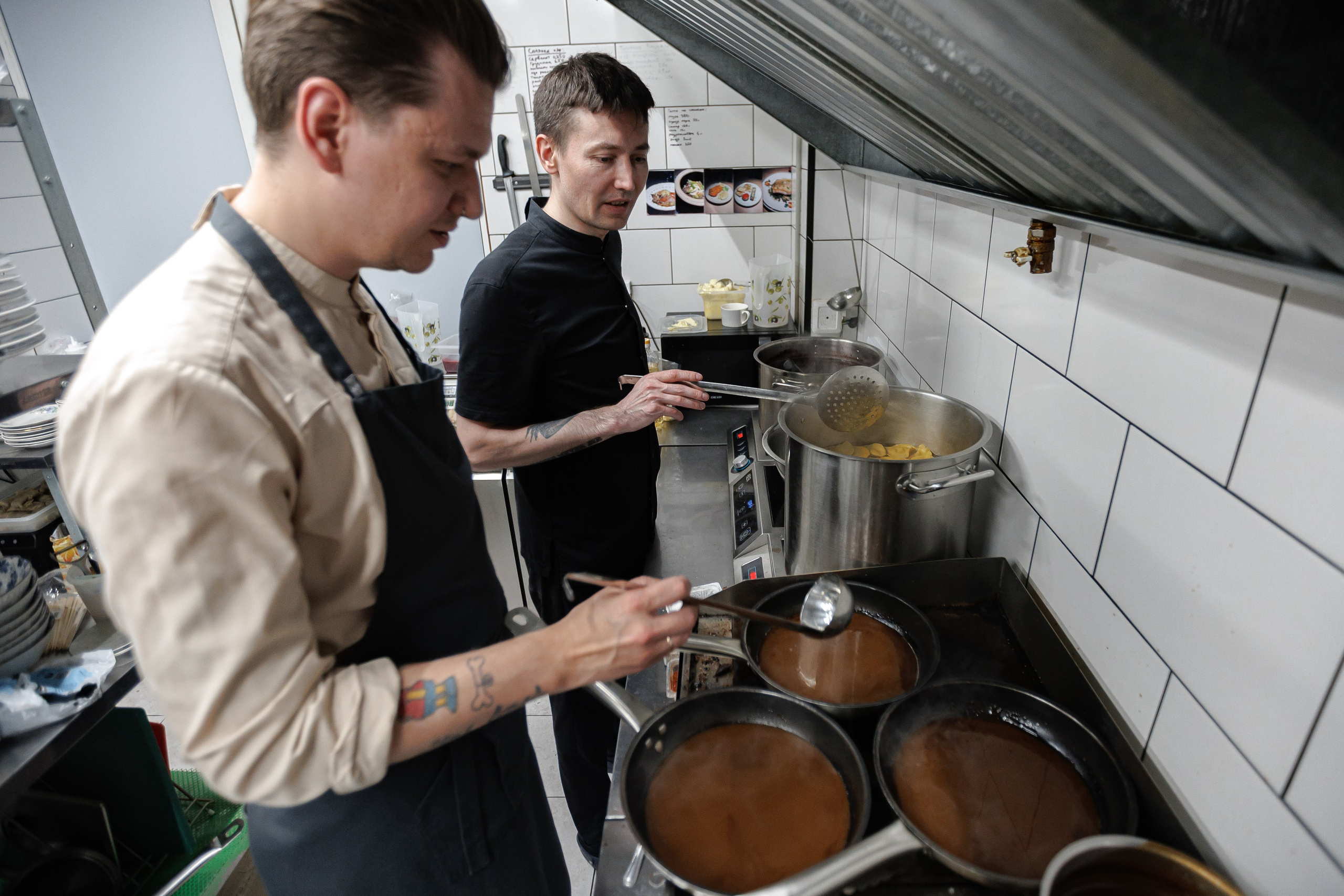 Гастроужин Поселенцы в гостях у Самозванцев