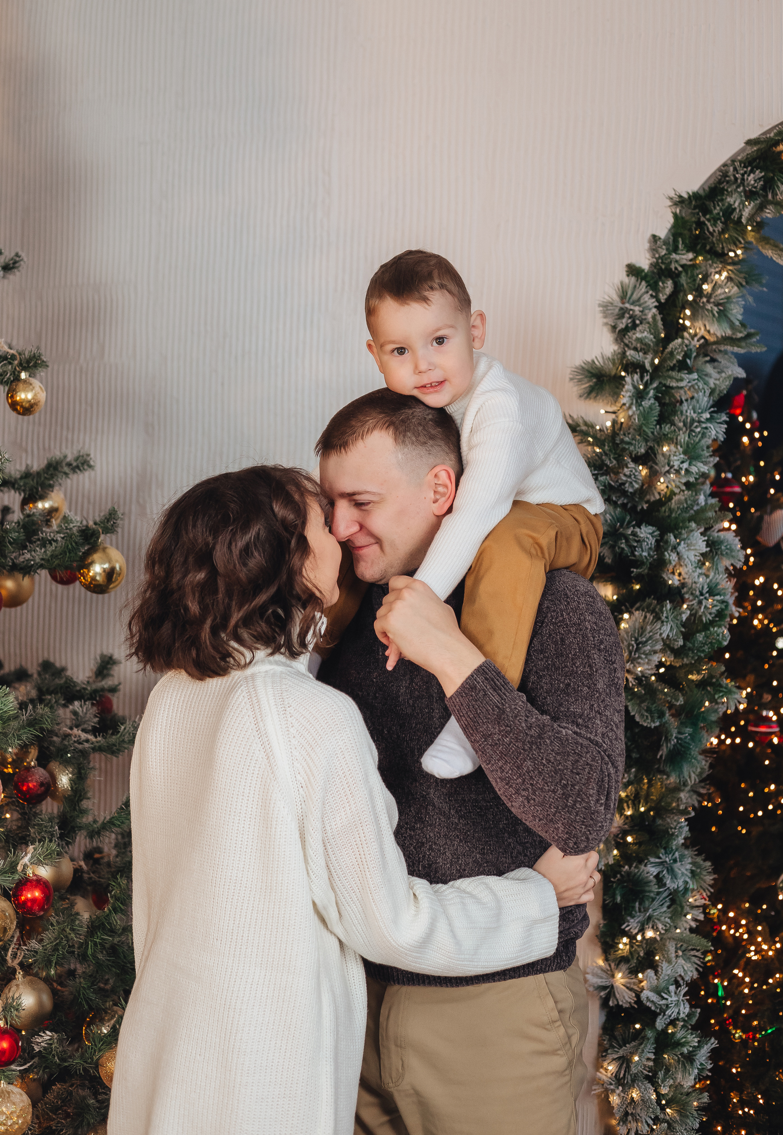 Новогодняя семейная фотосессия. Фотограф Мария Новоселова. Сургут