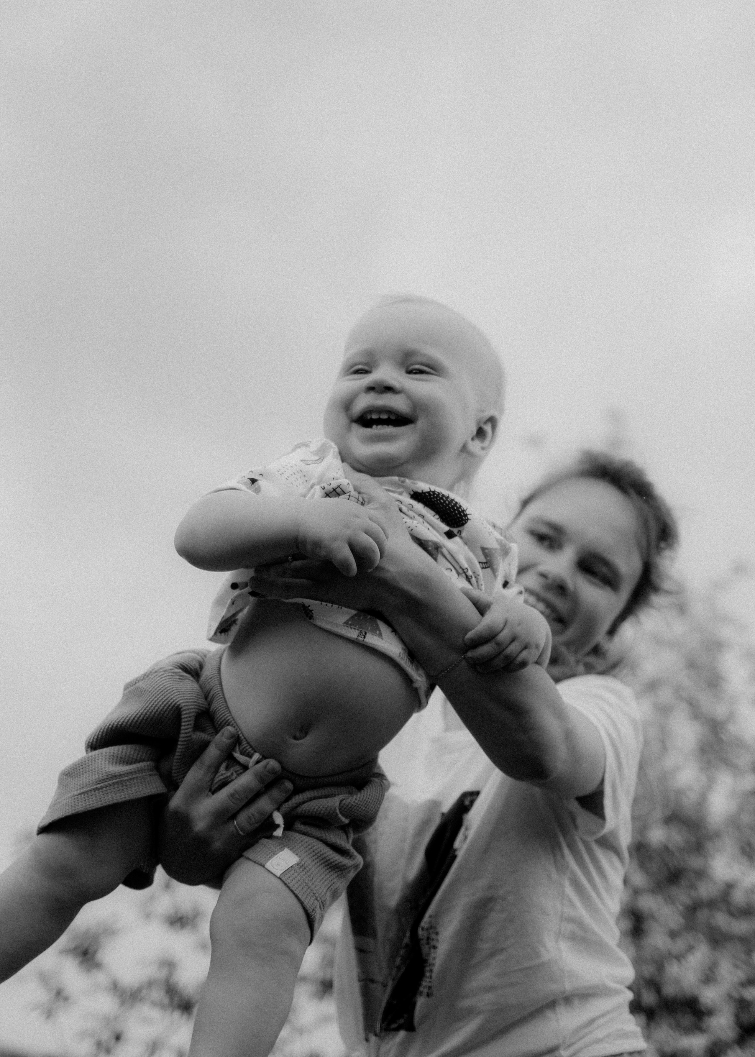 Бабушка Ира, мама Даша и маленький Ваня. Александра Крашевская. Портретный фотограф в Москве и Санкт-Петербурге