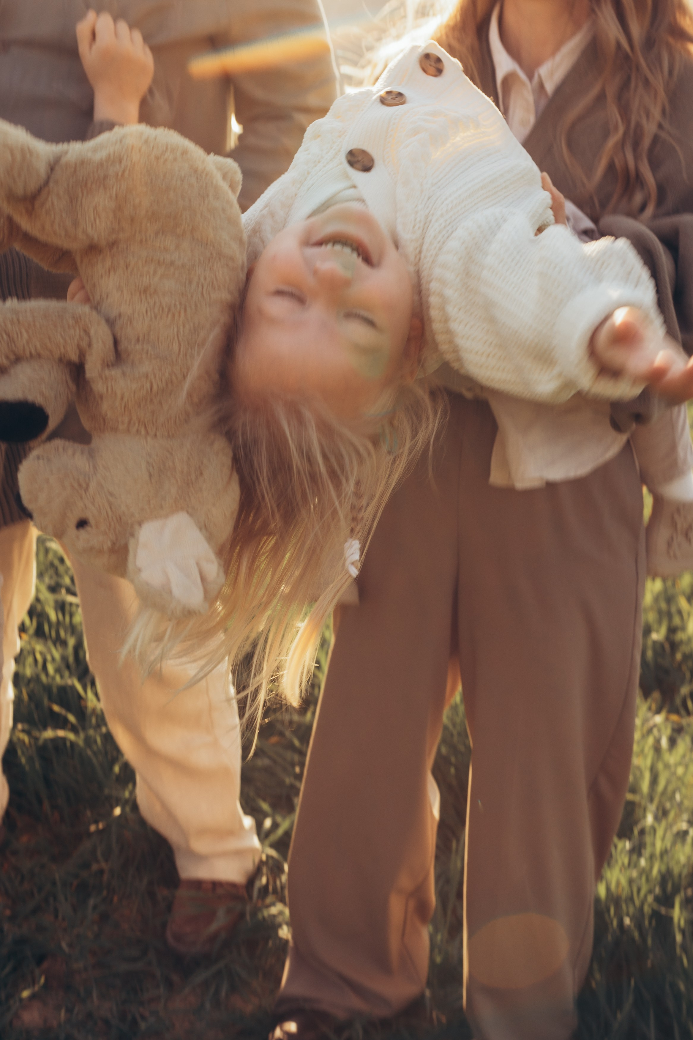 A warm afternoon in the field, just us and the time to be together. Katerina Nord | Wedding and Couple Photographer in Germany and Europe
