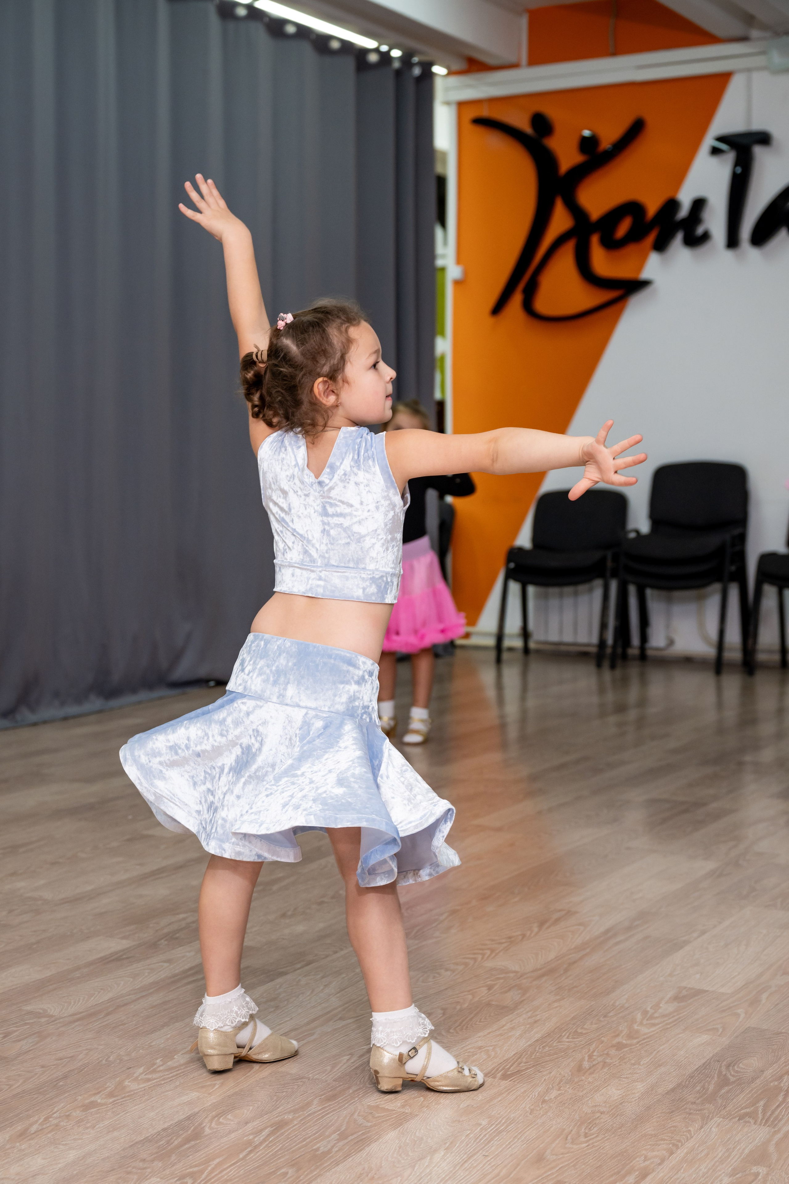 Группа 3-6 лет первый и второй год обучения. КонТакт — спортивные бальные танцы в Москве