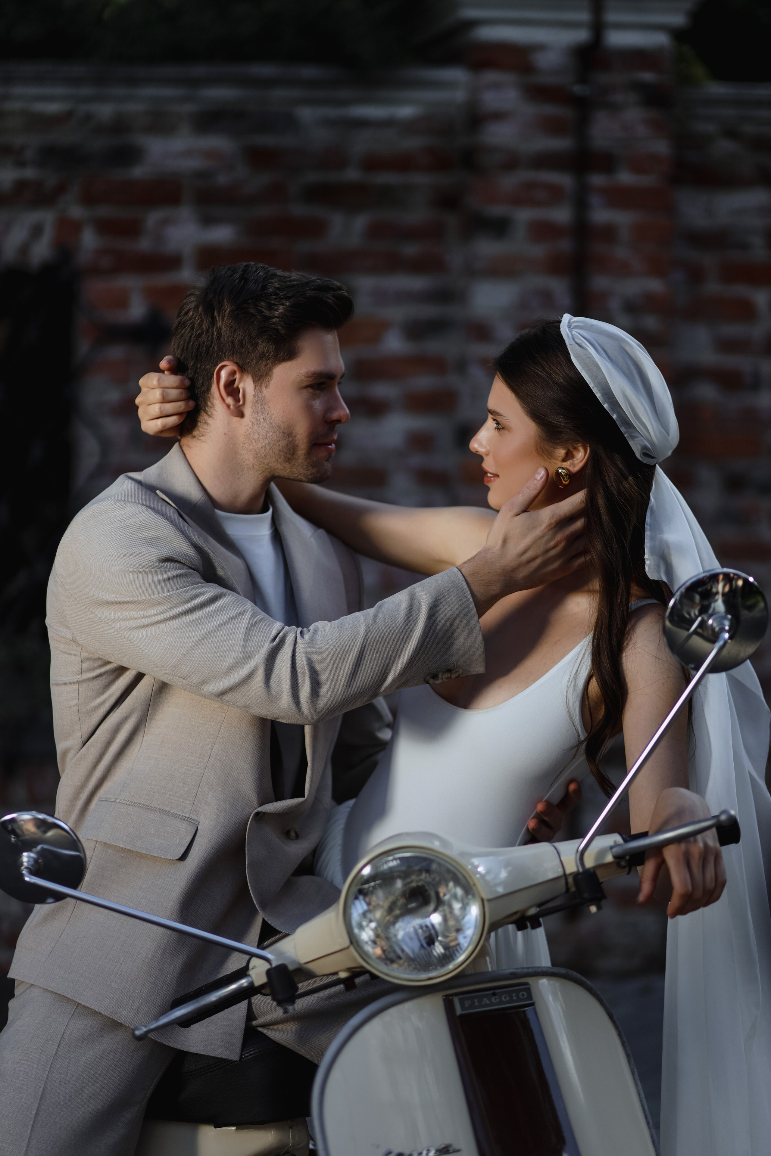 Крис и София