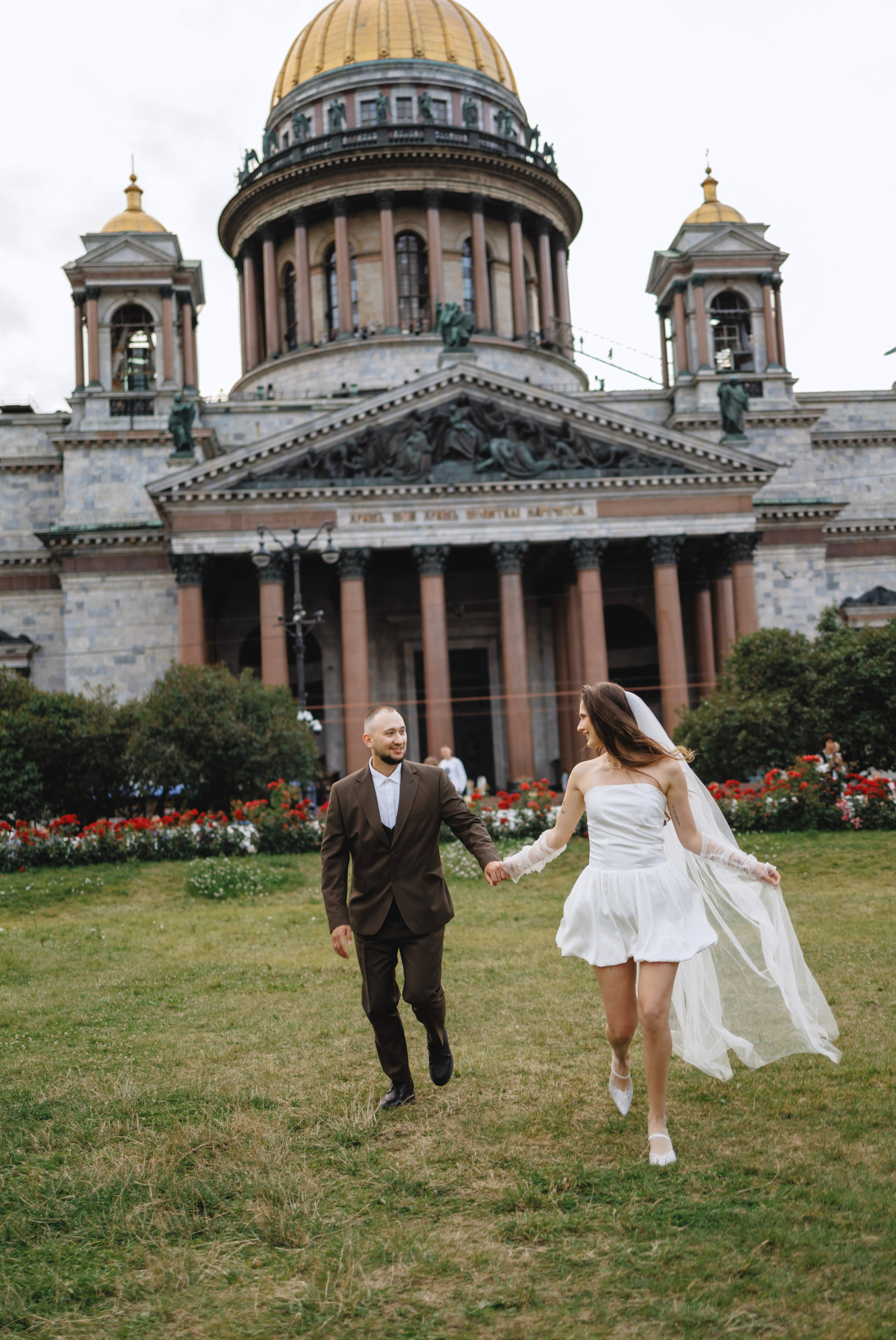 Руслан и Виолетта — Исаакий, Зимняя канавка. Боженова Елена фотограф Санкт-Петербург