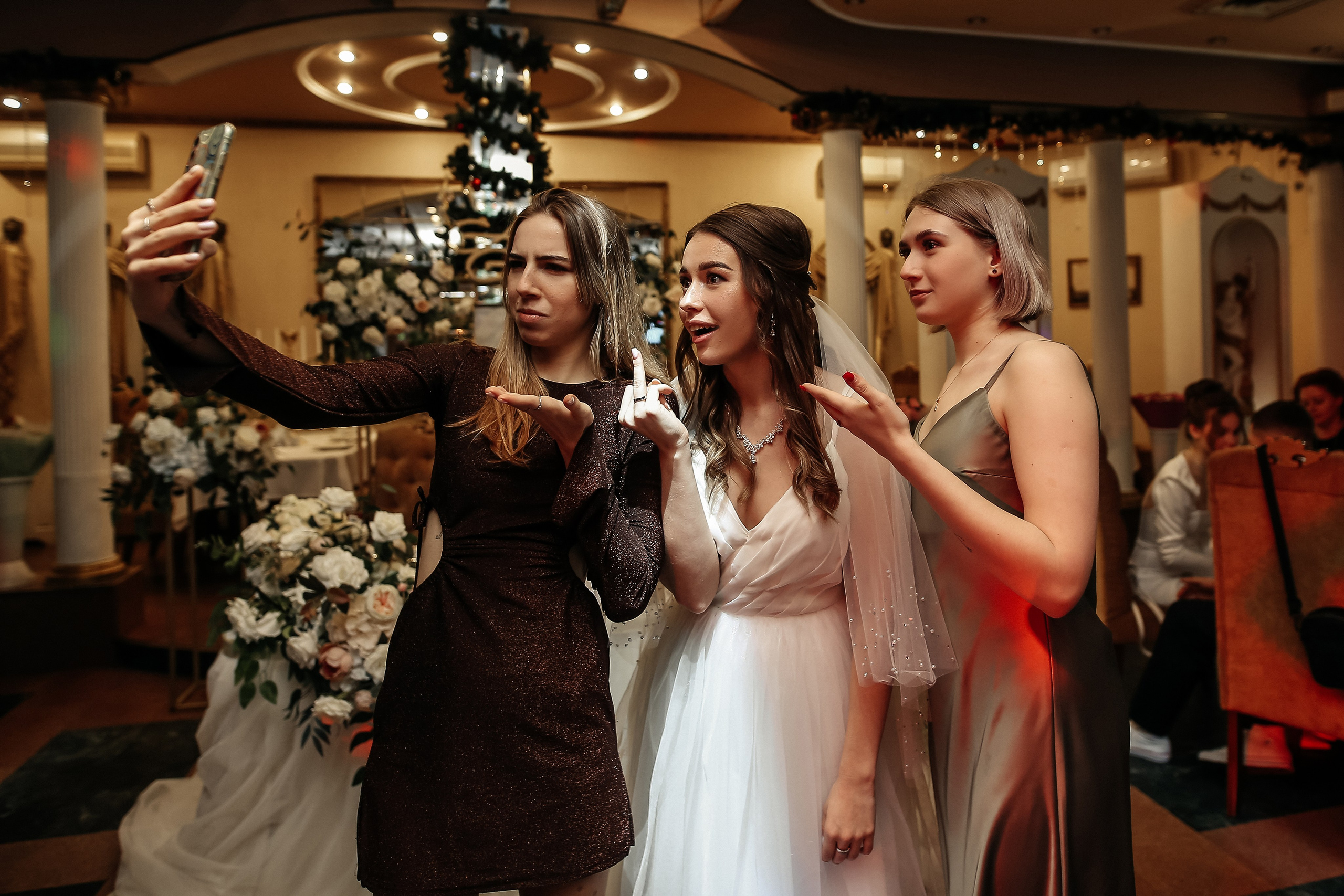 Живая музыка в Москве Ведущий Москва Саксофон Топ ведущих на свадьбу. Свадебный ведущий в Москве Саксофон на свадьбу