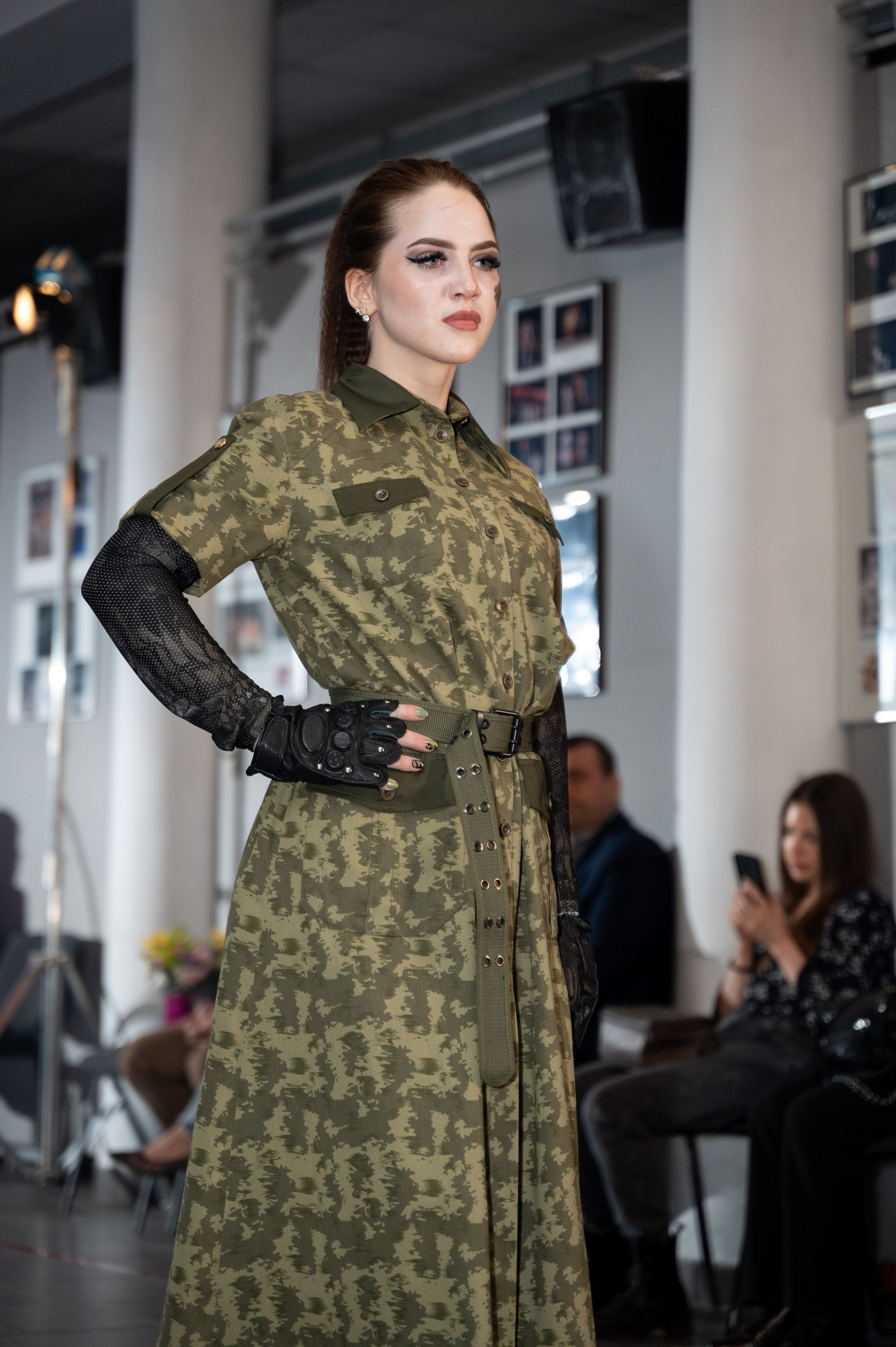 Закрытый показ милитари «Своя трансформация» дизайнера Юлии Бойченко | 24.04.2025. Фотограф в Омске Елизавета Кириллова