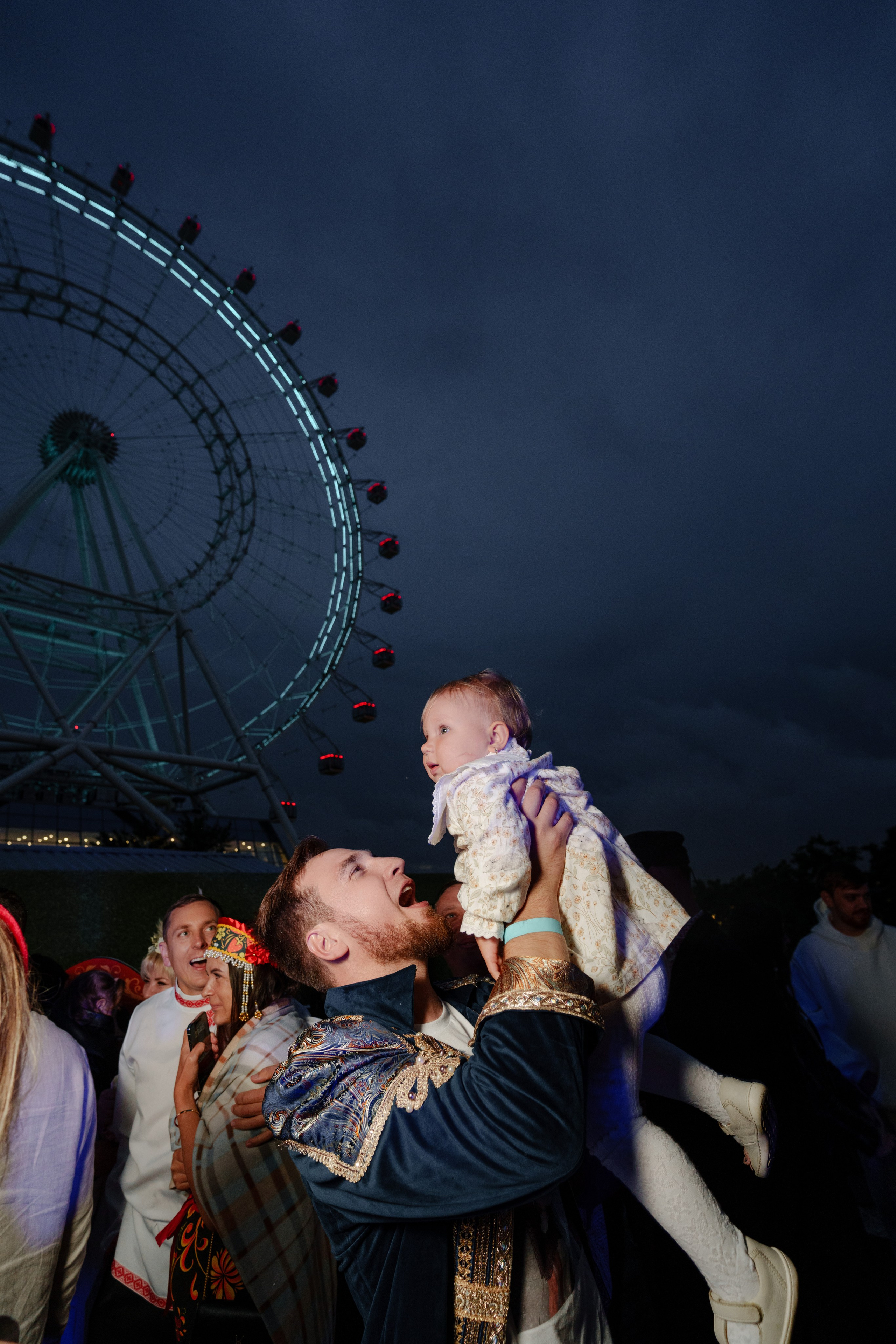 Репортажный фотограф на гендер пати в славянском стиле в Москве. Репортажный фотограф Москва Сергей Дружинин