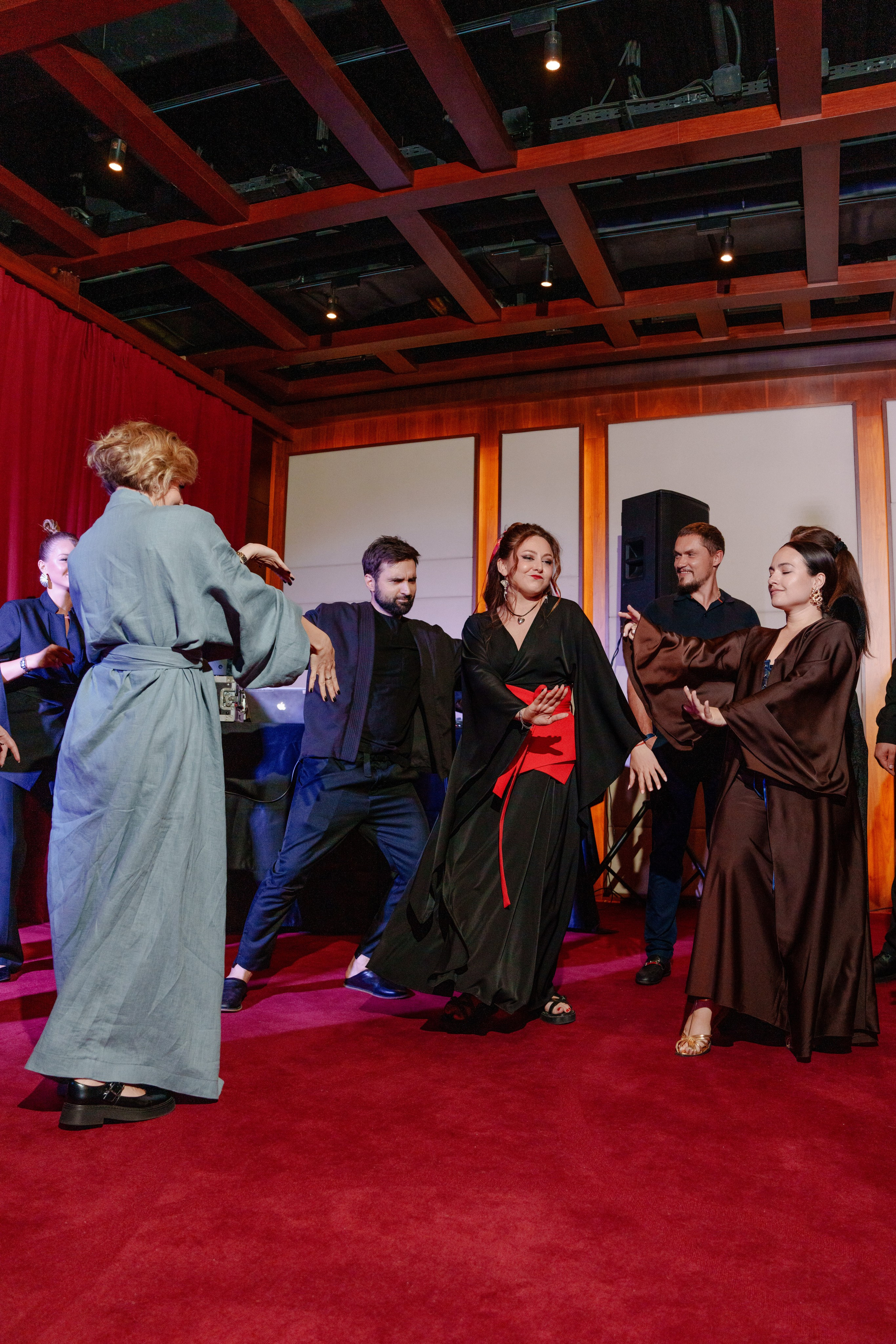 Репортажный фотограф на день рождения в ресторане KAI. Репортажный фотограф Москва Сергей Дружинин