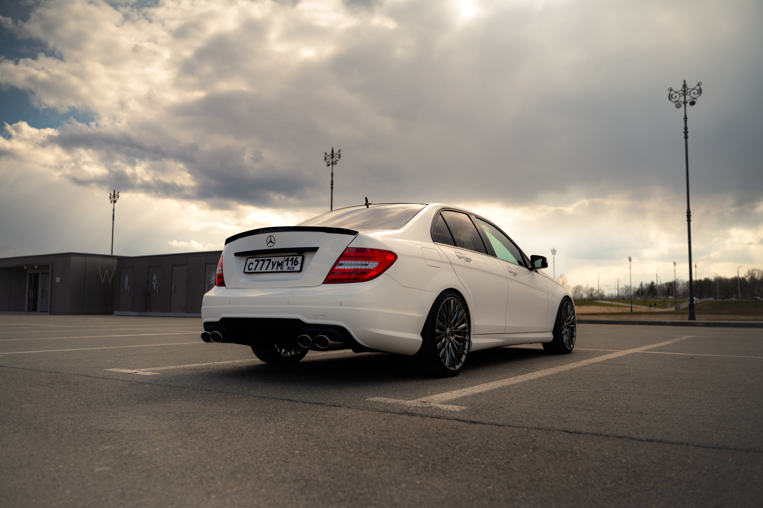 Автомобильная фотосъёмка Mercedes-benz c63 amg. Фотограф/видеограф Богдан Голованов