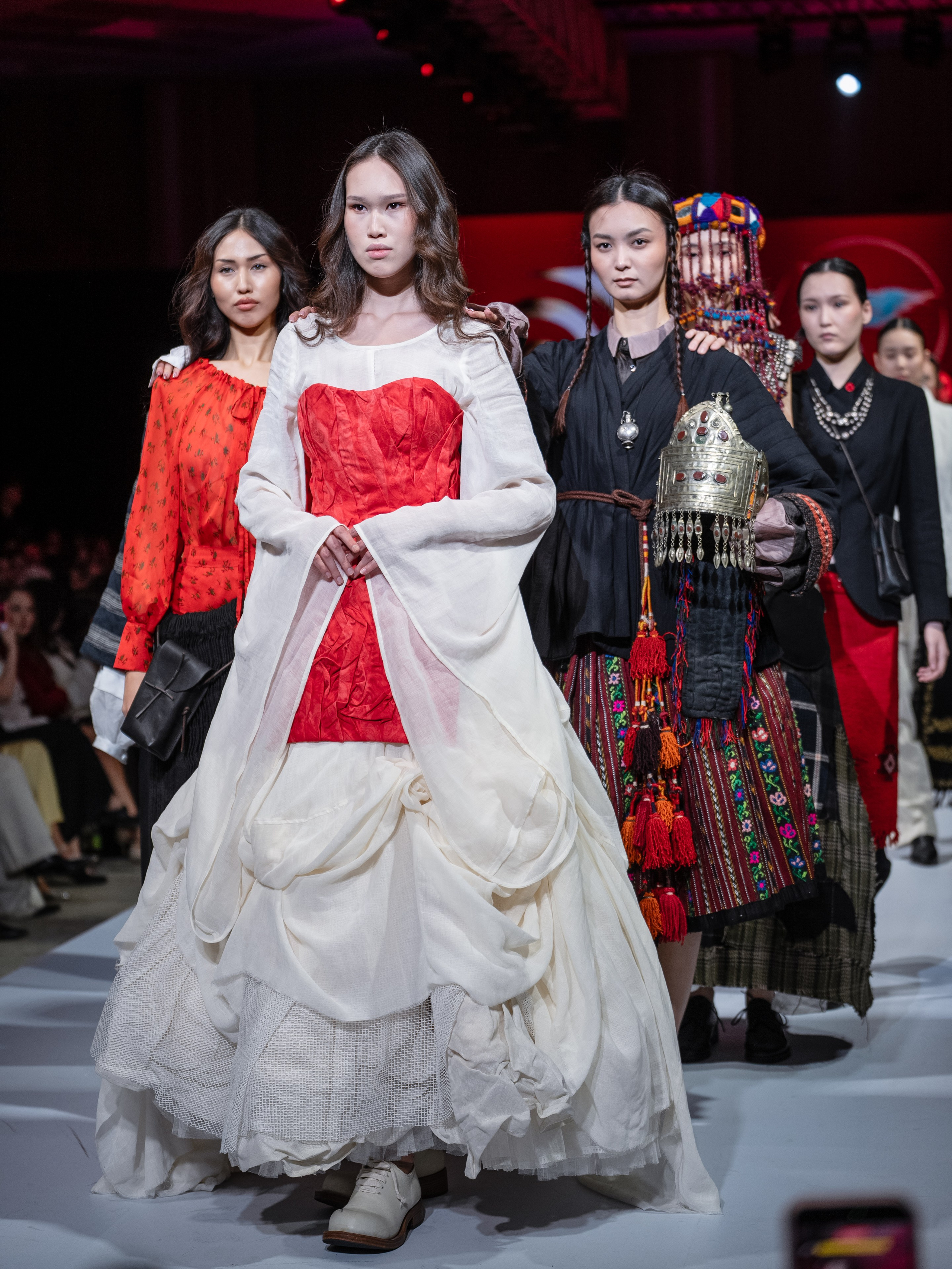 EURASIAN FASHION WEEK Reberth. Сайт Алматинского НЮ АРТ, будуар и фэшн фотографа Дениса Карпенко