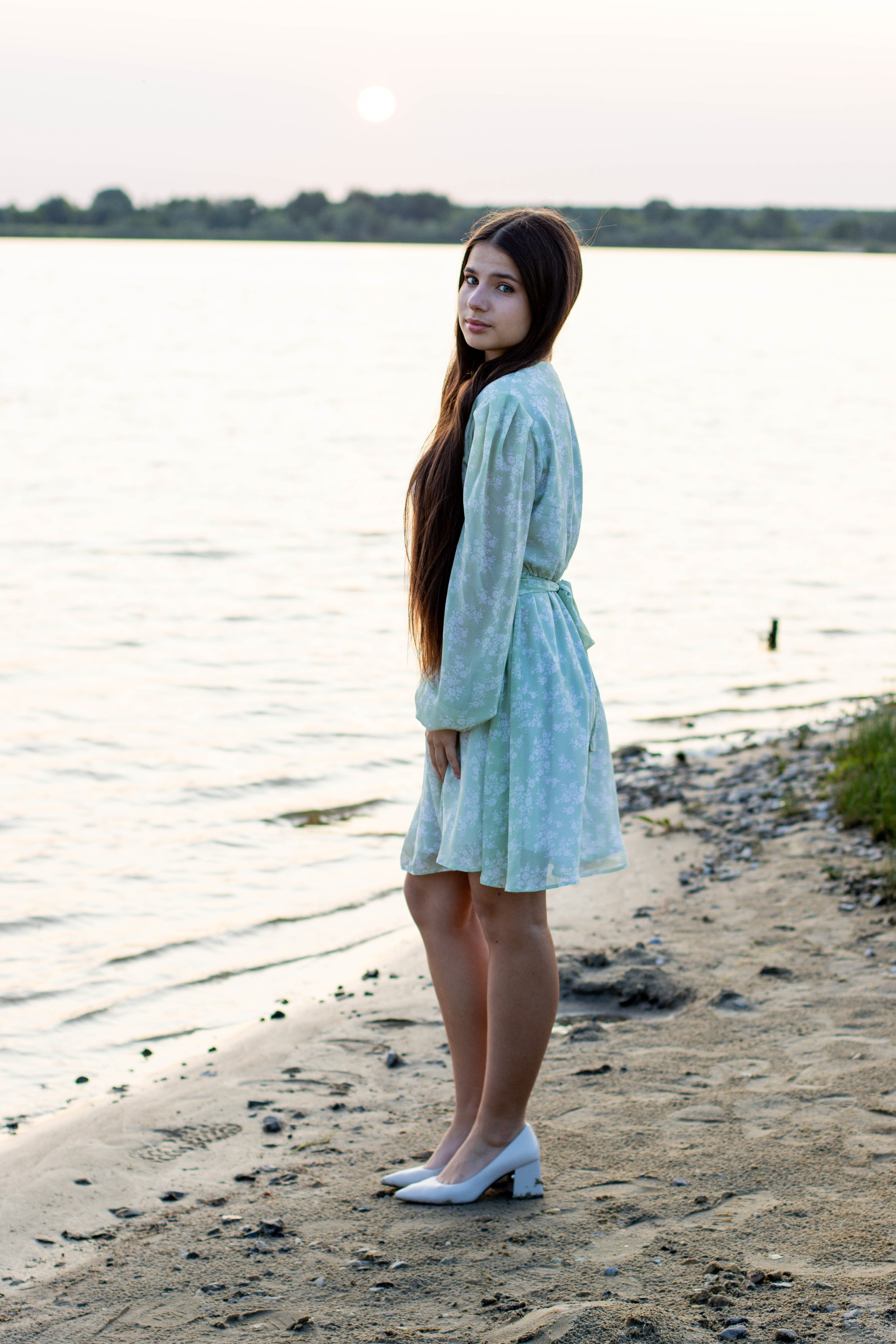 Эмилия у озера. Фотограф Татьяна Матрос