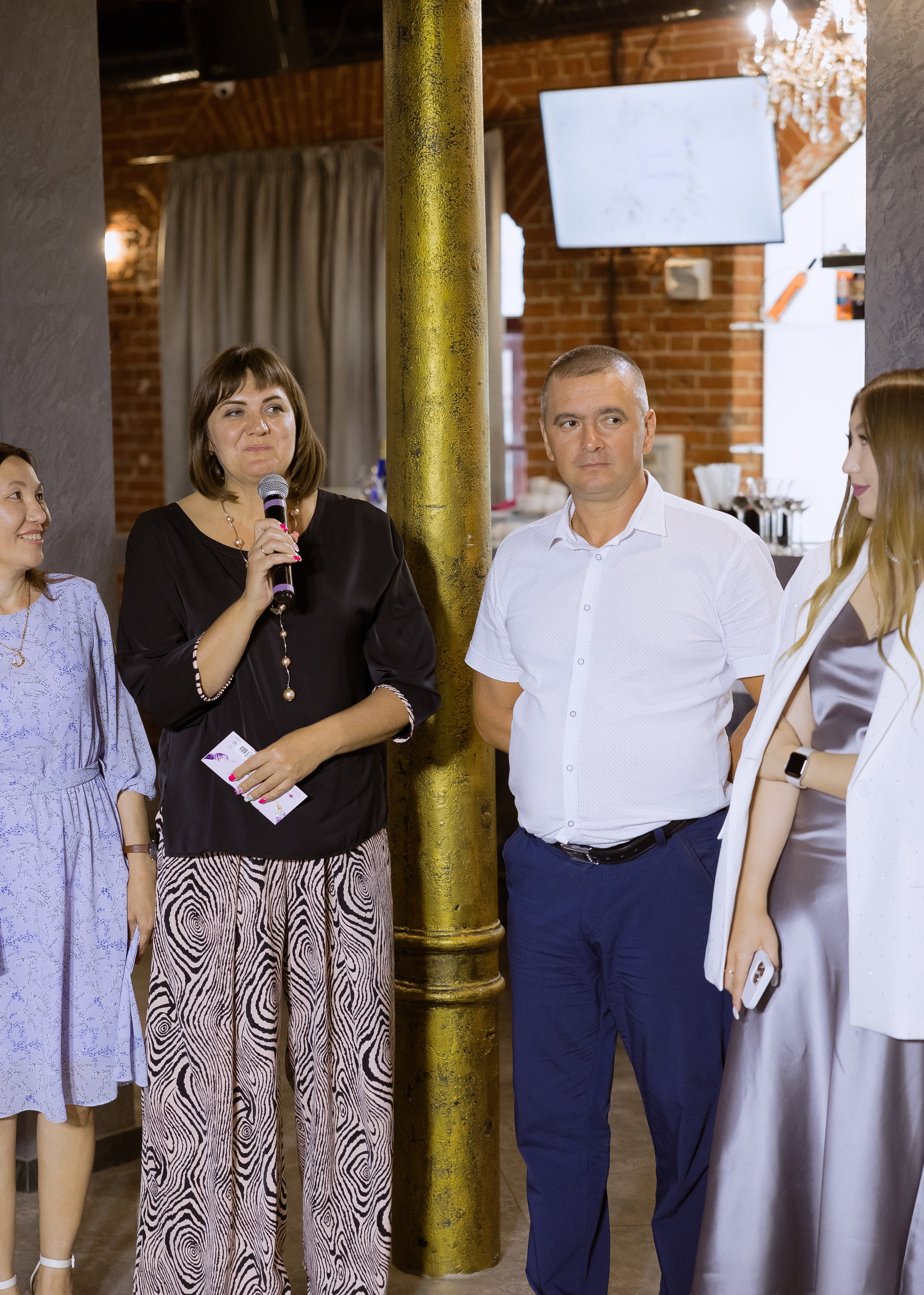 Дмитрий и Алита. Фотограф Эмиль Исякаев