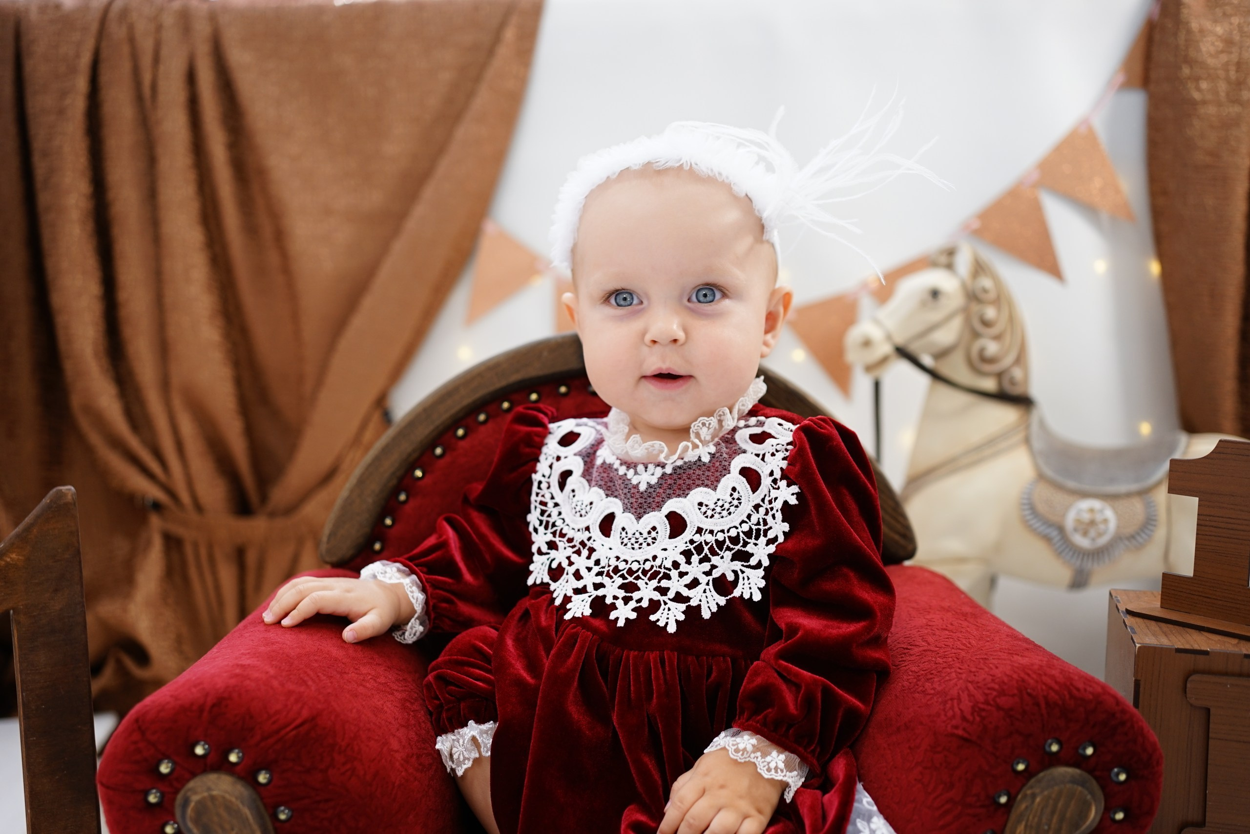 Бордовая зона. Детская Фотостудия ГОДОВАСИКИ в Санкт-Петербурге фотосесия на годик