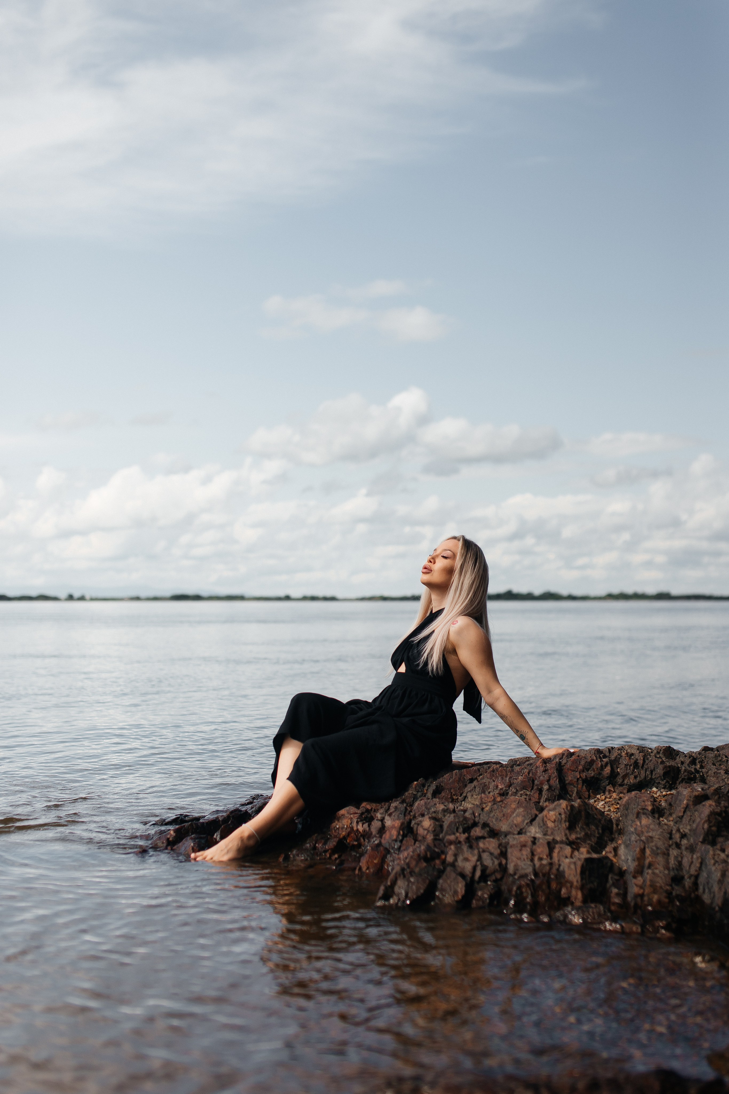 Босиком по скалам. Свадебный и семейный фотограф в Санкт-Петербурге