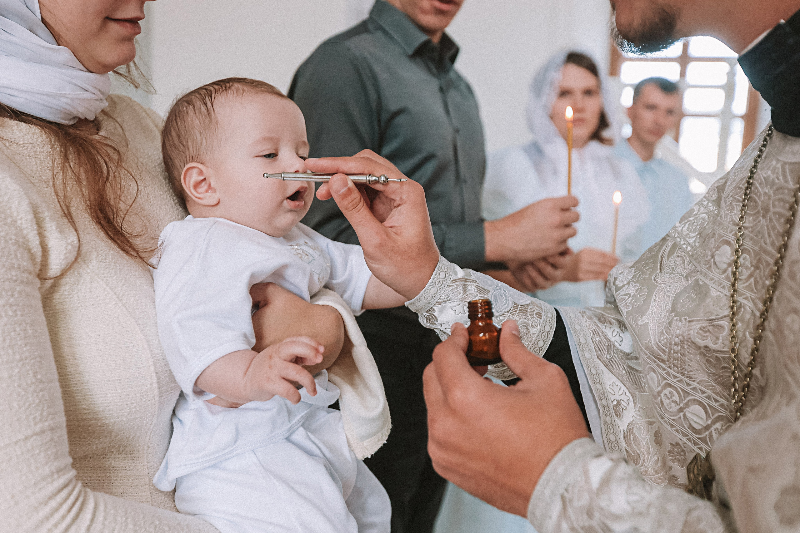 Крещение церковь около моста влюбленных. Семейный фотограф Тюмень, фотограф на роды Салмина Мария