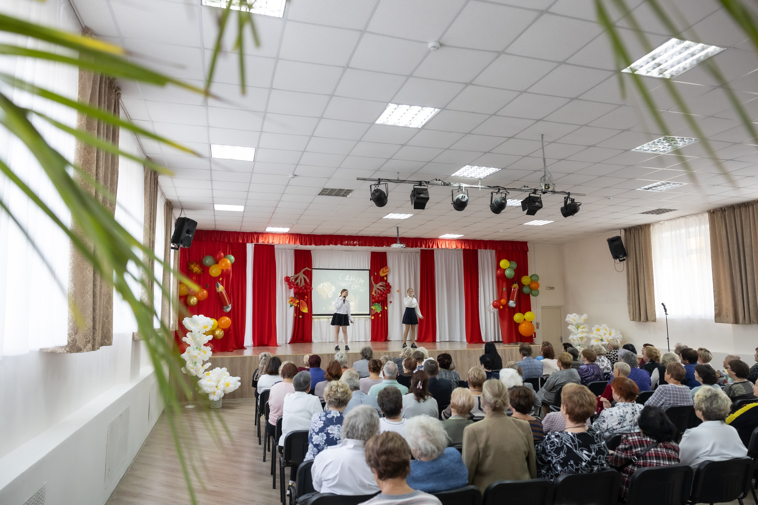 День учителя. Школа 31. Октябрь 2024. Свадебный и Семейный фотограф г. Ижевск Гульназ Солдатова. Гульназ фото