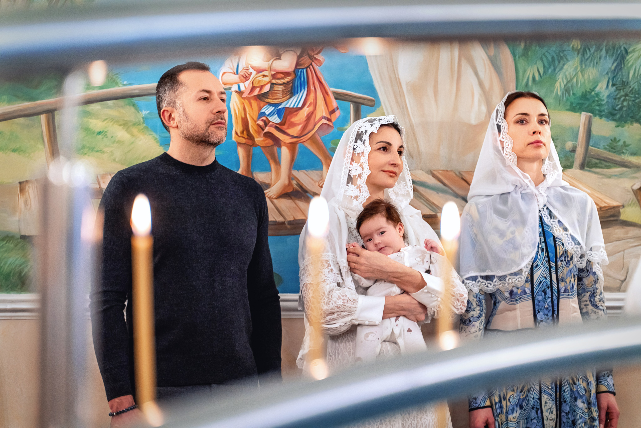 Крещение ребенка в храме Петра и Февронии в Покровском монастыре. Фотограф \ Видеограф на Крещение, Венчание Москва| Семейные съемки