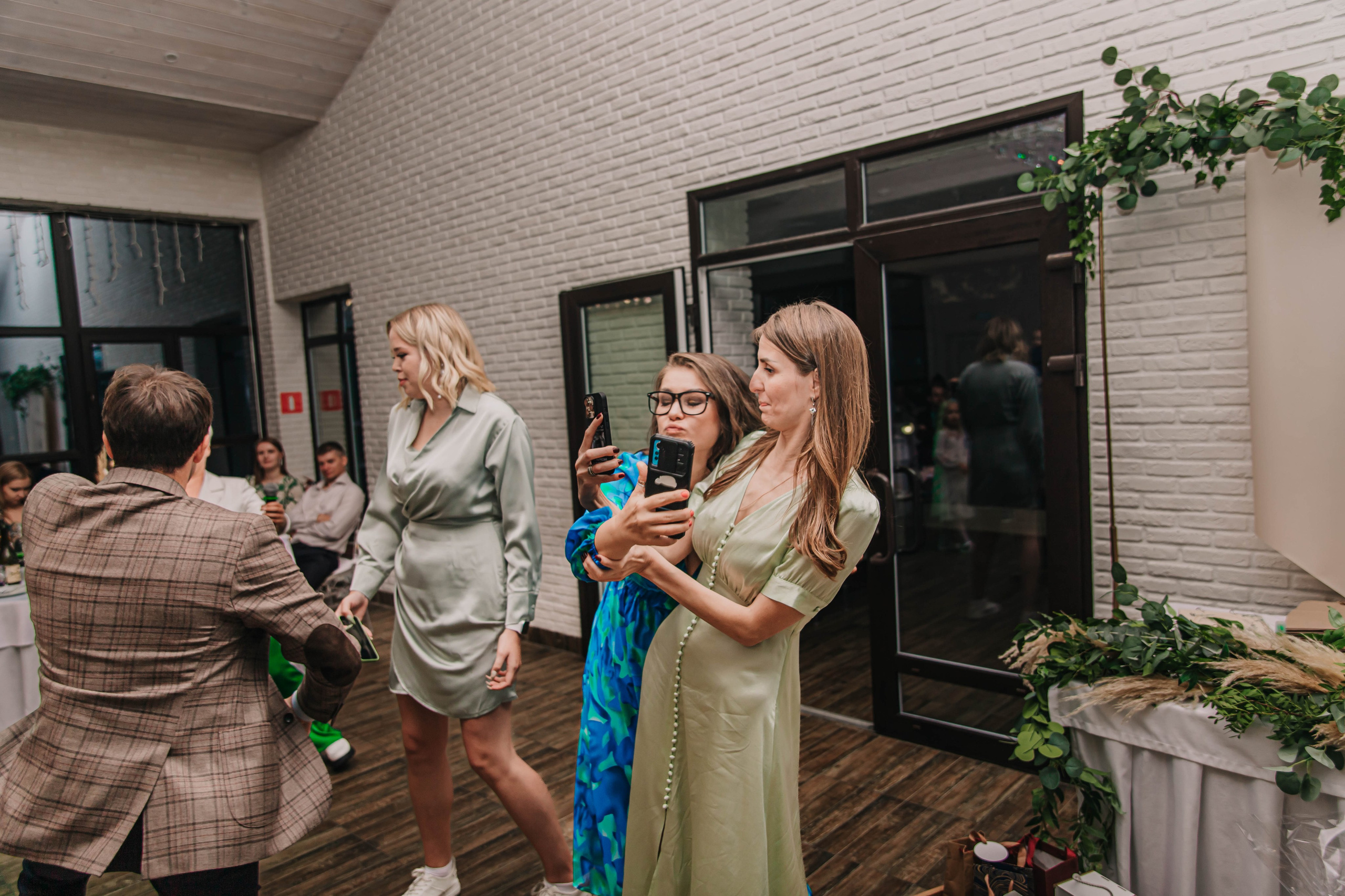 Вячеслав и Анастасия (пакет «Весь день»). Фотограф Дарья Маташкова