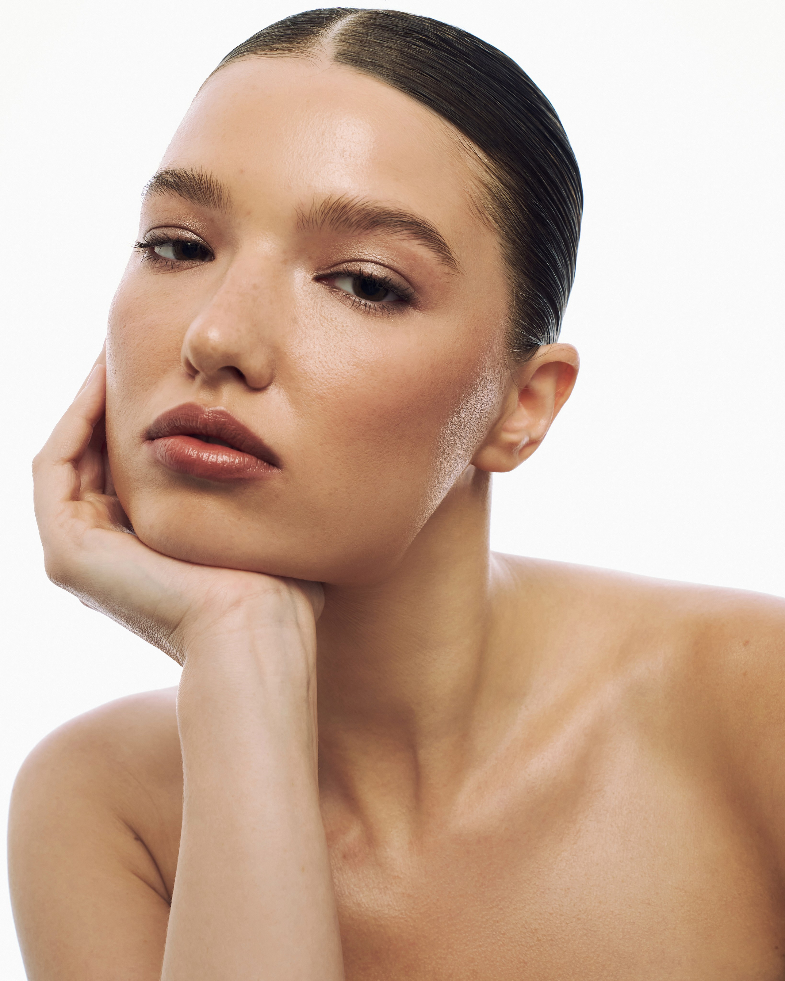 Бьюти. Фотограф для брендов одежды и маркетплейсов в Москве Рита Винтер