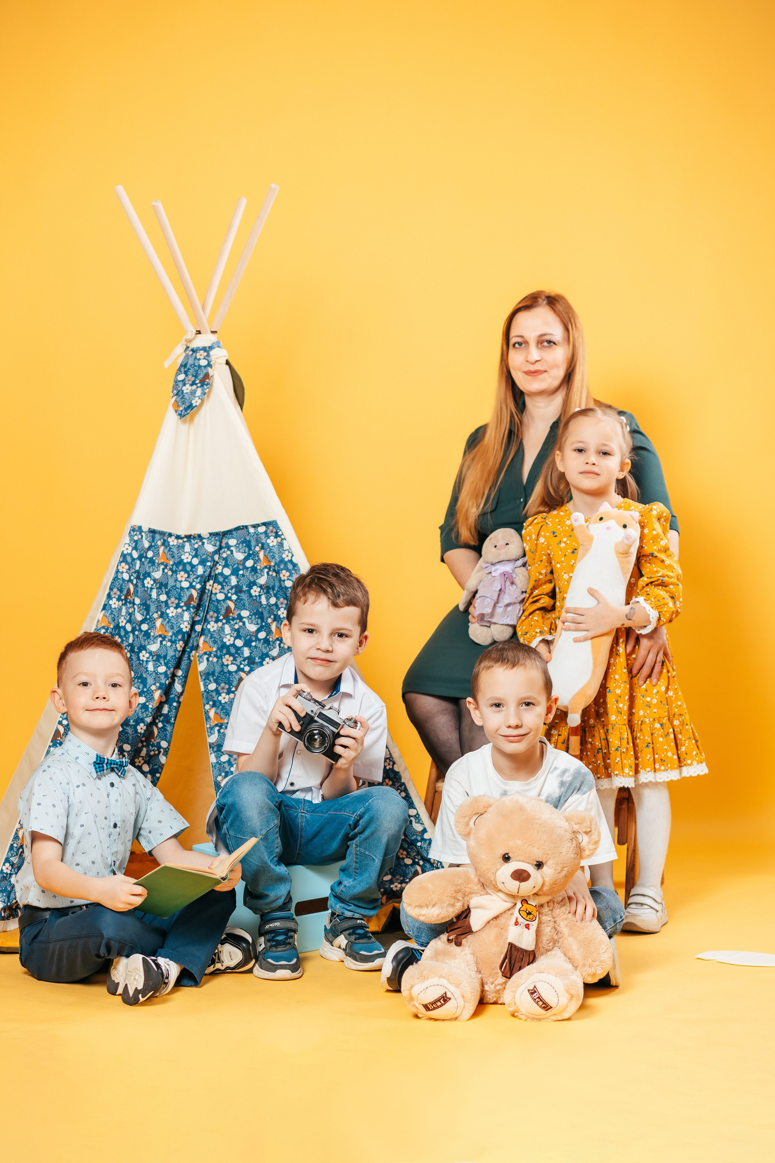 Выпускные альбомы для детского сада в Твери. Студия школьной фотографии в Твери. Выпускные альбомы в Твери