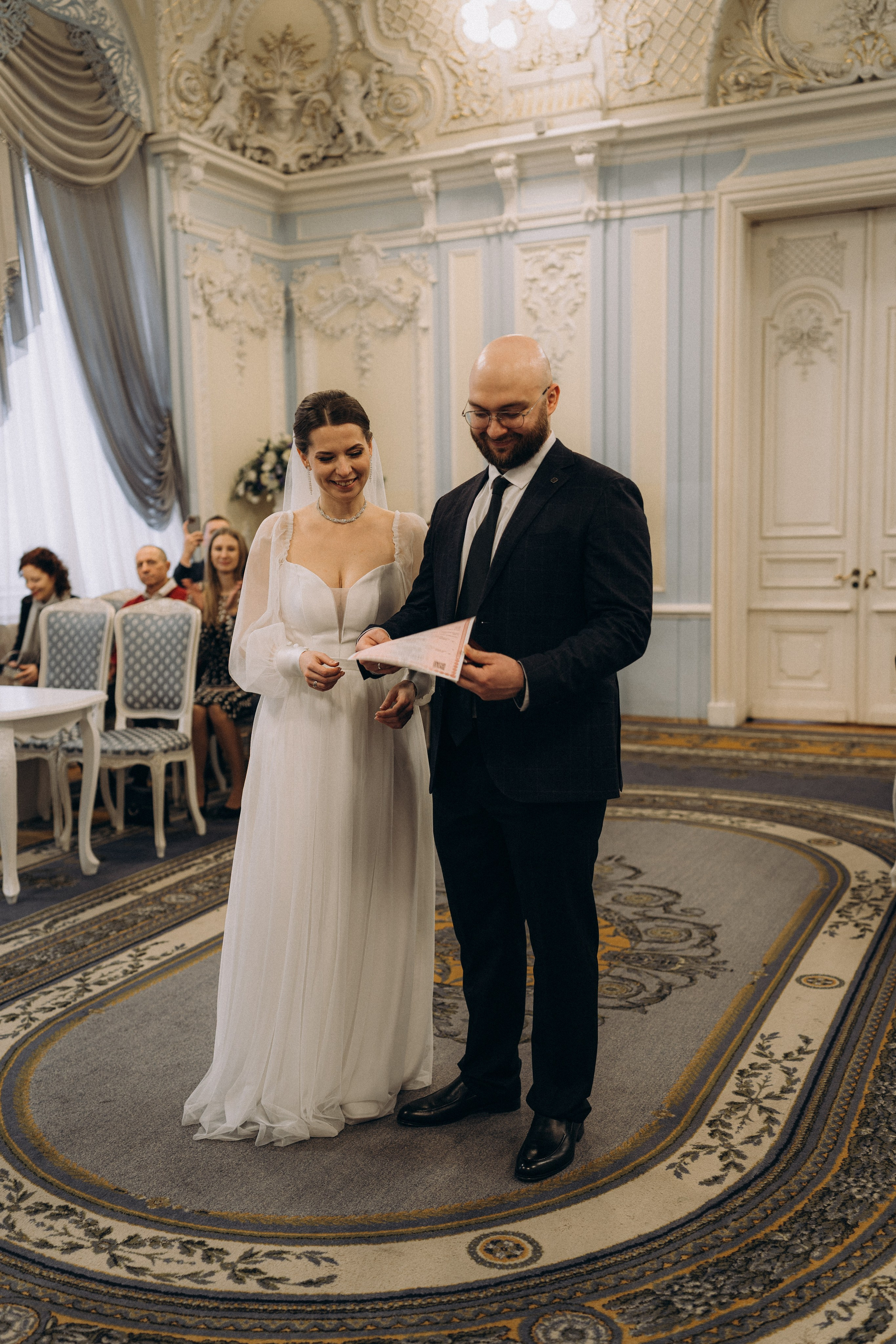 СВАДЕБНАЯ СЬЕМКА ВО ВТОРОМ ДВОРЦЕ (ДЕКАБРЬ) ТАКЖЕ СЬЕМКА В СТУДИИ НА ЧЕРНЫШЕВСКОЙ. Профессиональный фотограф, Санкт-Петербург — Виктория Богомолова