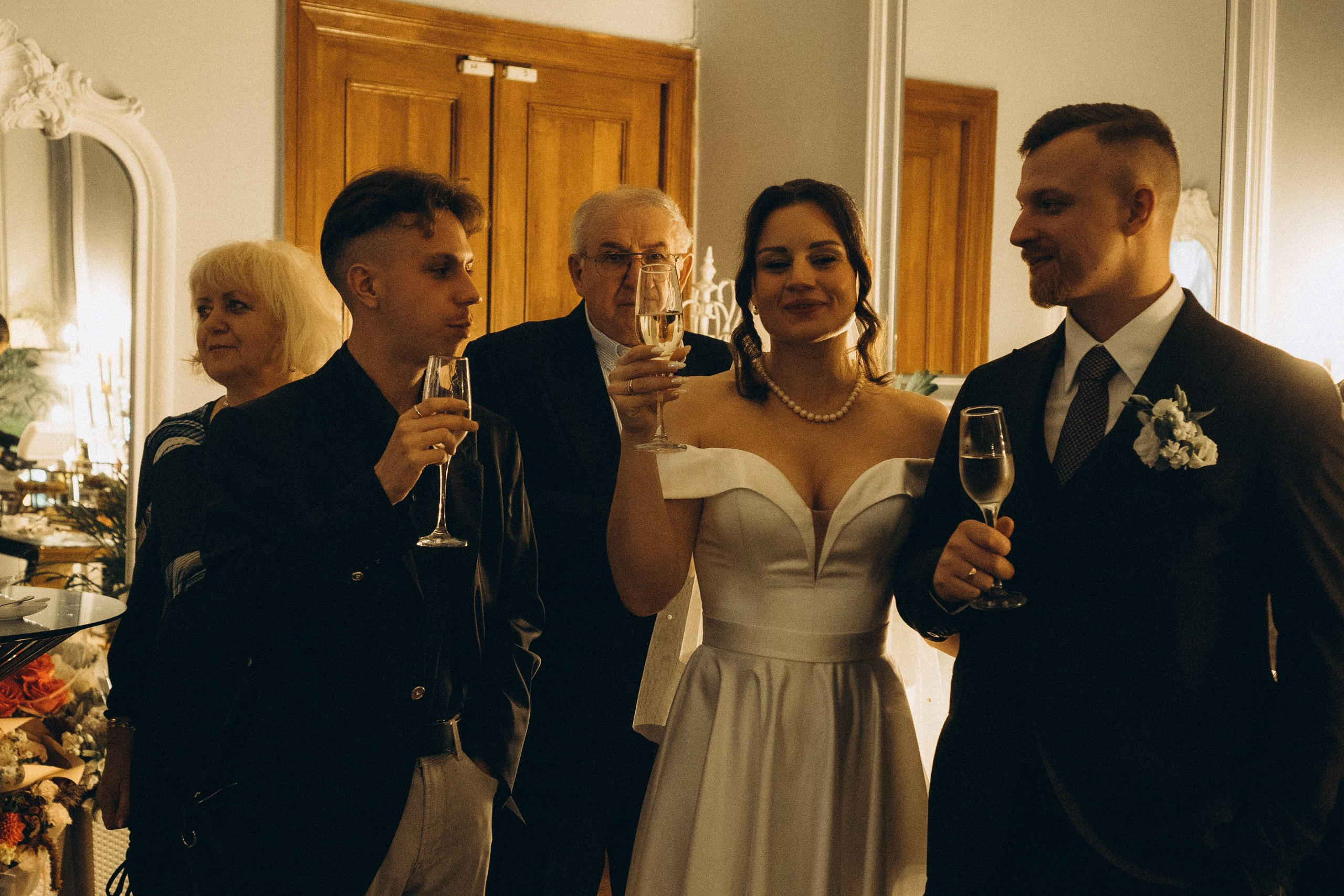 СЬЕМКА РЕПОРТАЖ В ЗАГСЕ (2 ДВОРЕЦ). Профессиональный фотограф, Санкт-Петербург — Виктория Богомолова