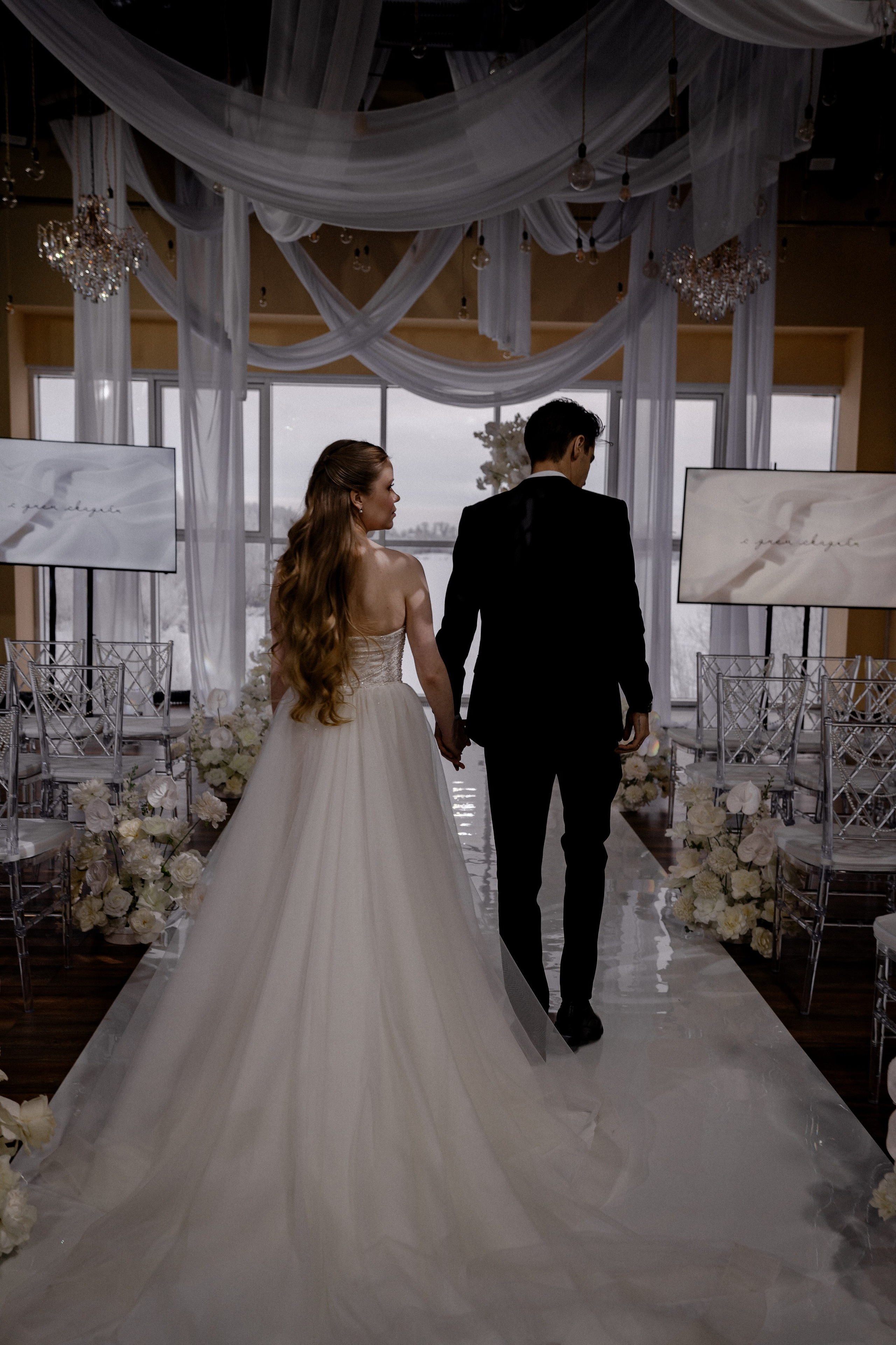 СВАДЕБНАЯ СЬЕМКА СБОРОВ В ОТЕЛЕ И ВЫЕЗД НА ЦЕРЕМОНИЮ (СНЯТО В СИБИРЕ В НИЖНЕВАРТОВСКЕ). Профессиональный фотограф, Санкт-Петербург — Виктория Богомолова