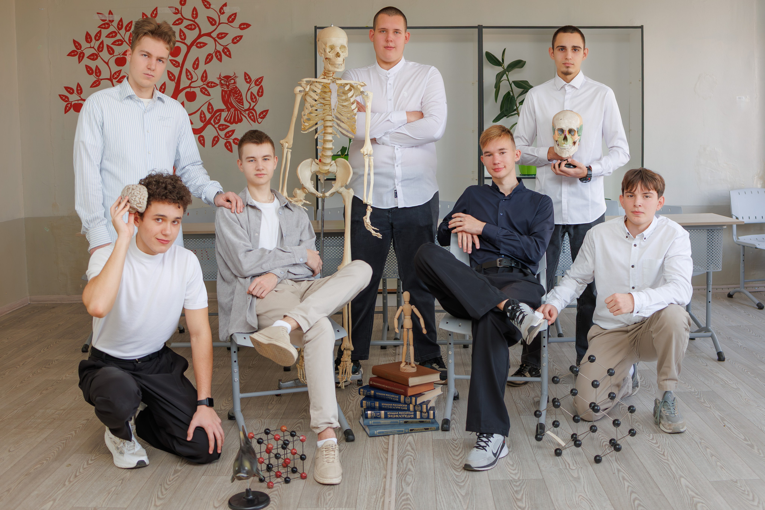 Позы для школьной фотосессии. Фотограф Медногорск Кувандык Оксана Шерехода свадебные, семейные, индивидуальные, школьные фотосессии. Печать фотоальбомов