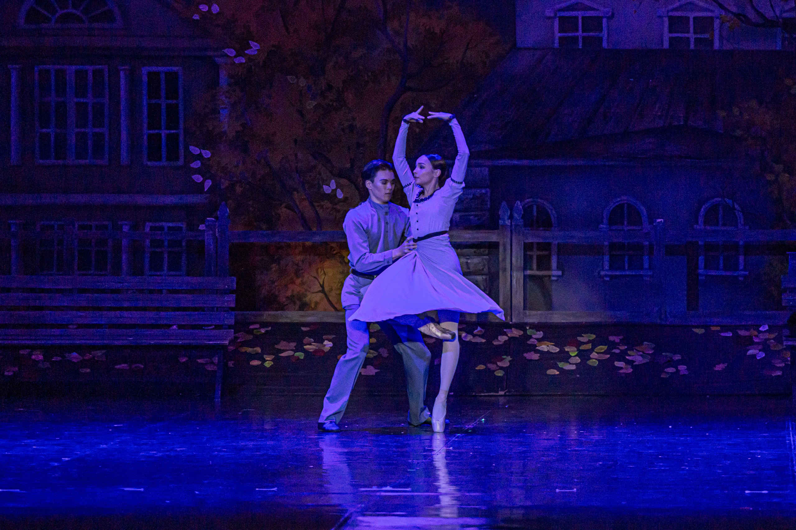 Анюта — спектакль — премьера на сцене Зимнего театра Марийского театра оперы и балета. Фотограф в Сочи Юрий Шептаев