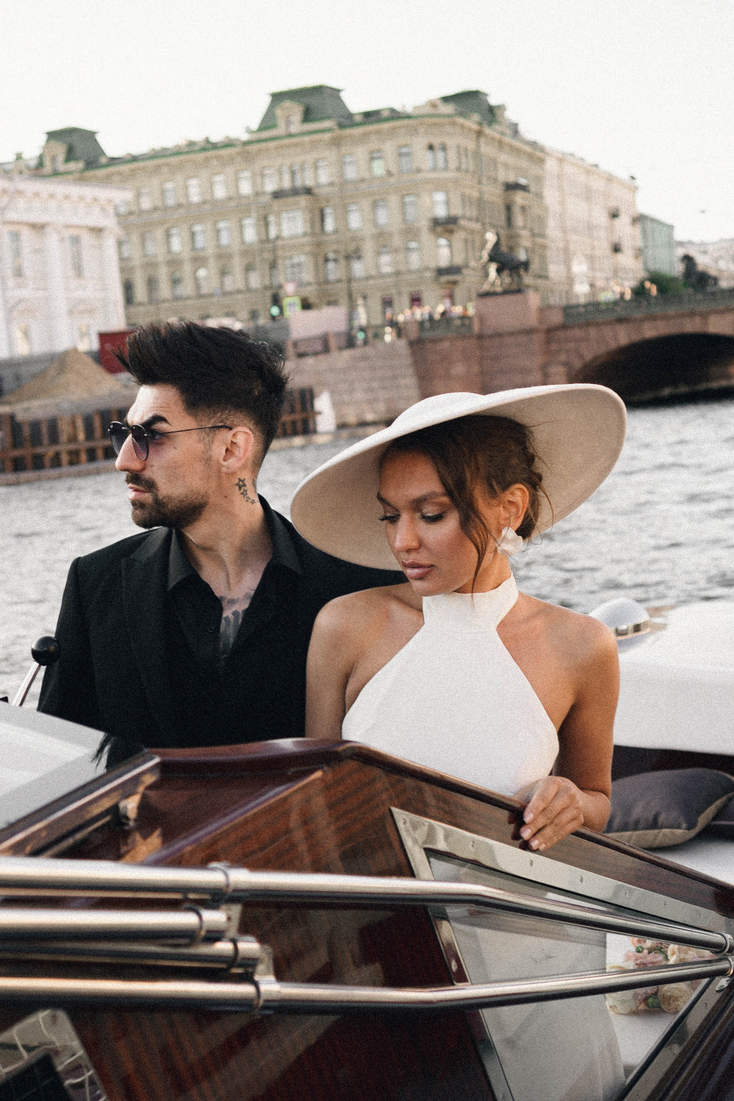 СВАДЕНБНАЯ СЬЕМКА НА КАТЕРЕ ПО КАНАЛАМ САНКТ-ПЕТЕРБУРГА И В АКВАТОРИИ НЕВЫ. Профессиональный фотограф, Санкт-Петербург — Виктория Богомолова