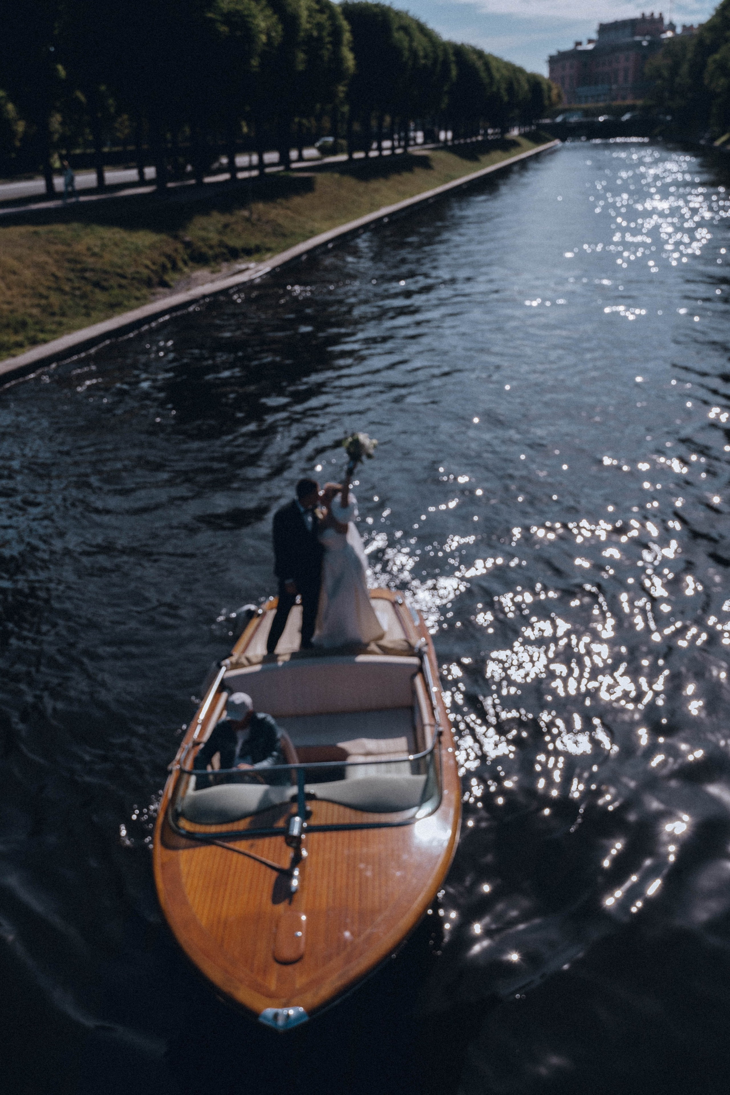 СВАДЕНБНАЯ СЬЕМКА НА КАТЕРЕ ПО КАНАЛАМ САНКТ-ПЕТЕРБУРГА И В АКВАТОРИИ НЕВЫ. Профессиональный фотограф, Санкт-Петербург — Виктория Богомолова