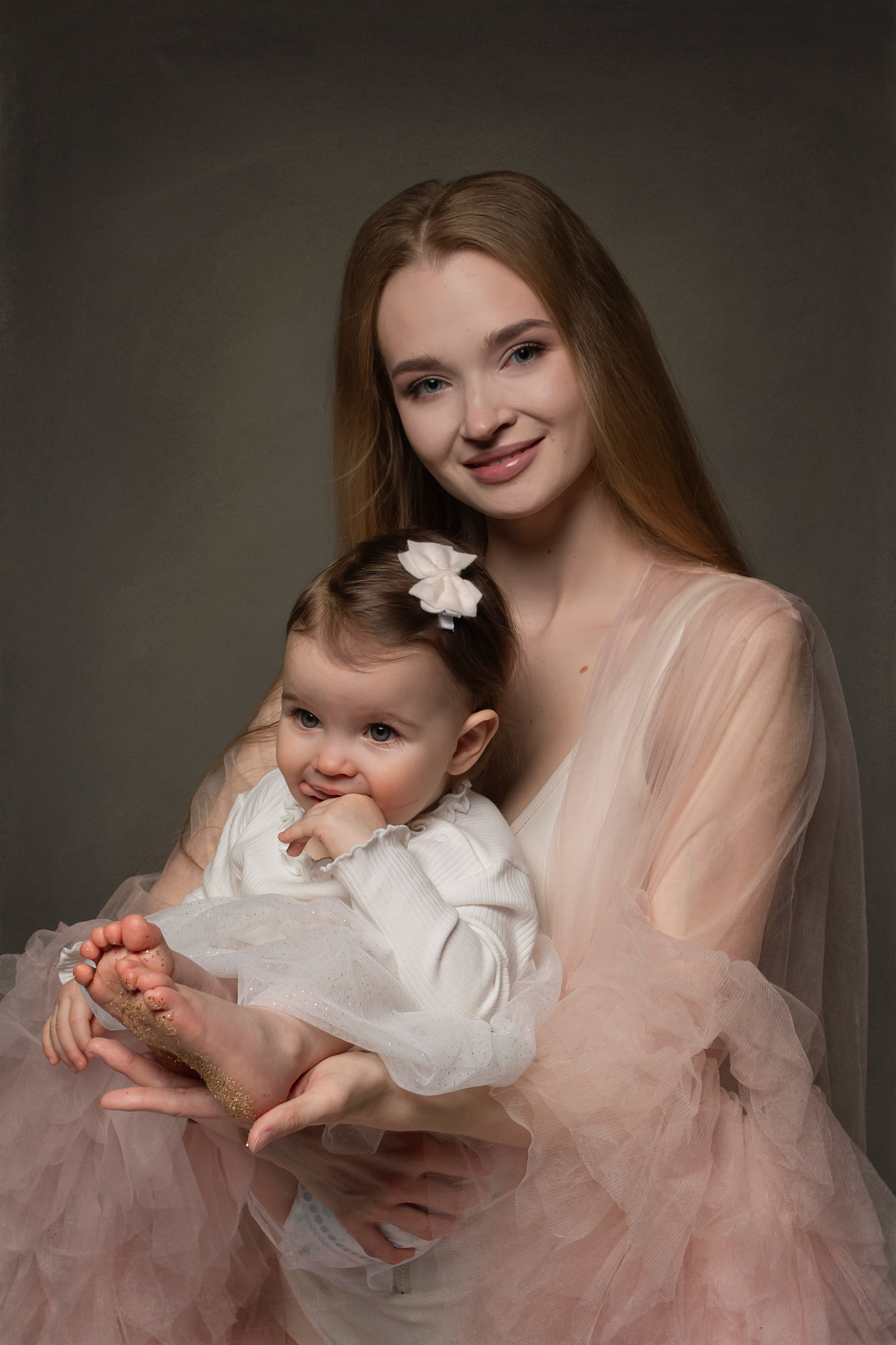 Мама с дочей. Тютина Оля фотограф-ретушер Екатеринбург