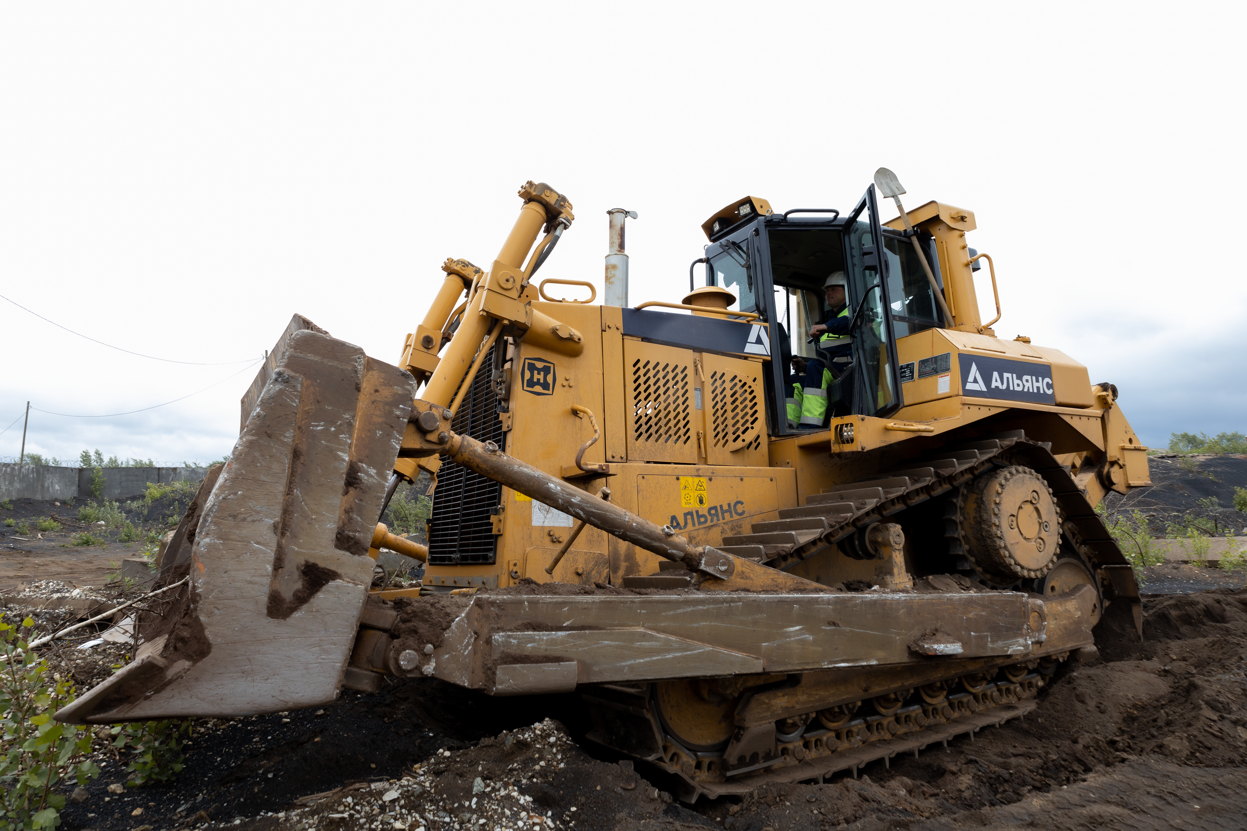 Спецтехника. Фотограф свадебный, репортажный, индивидуальный, фото для маркетплейсов, брендов, автосалонов