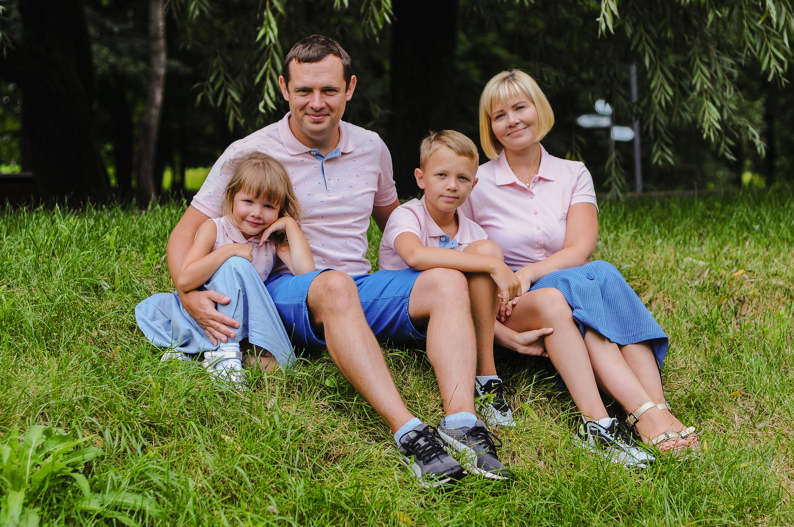 2020 Семейная фотопрогулка Максим, Ольга, Артем и Алиса. Семейный, портретный, репортажный фотограф lifestyle в Москве и Кирове