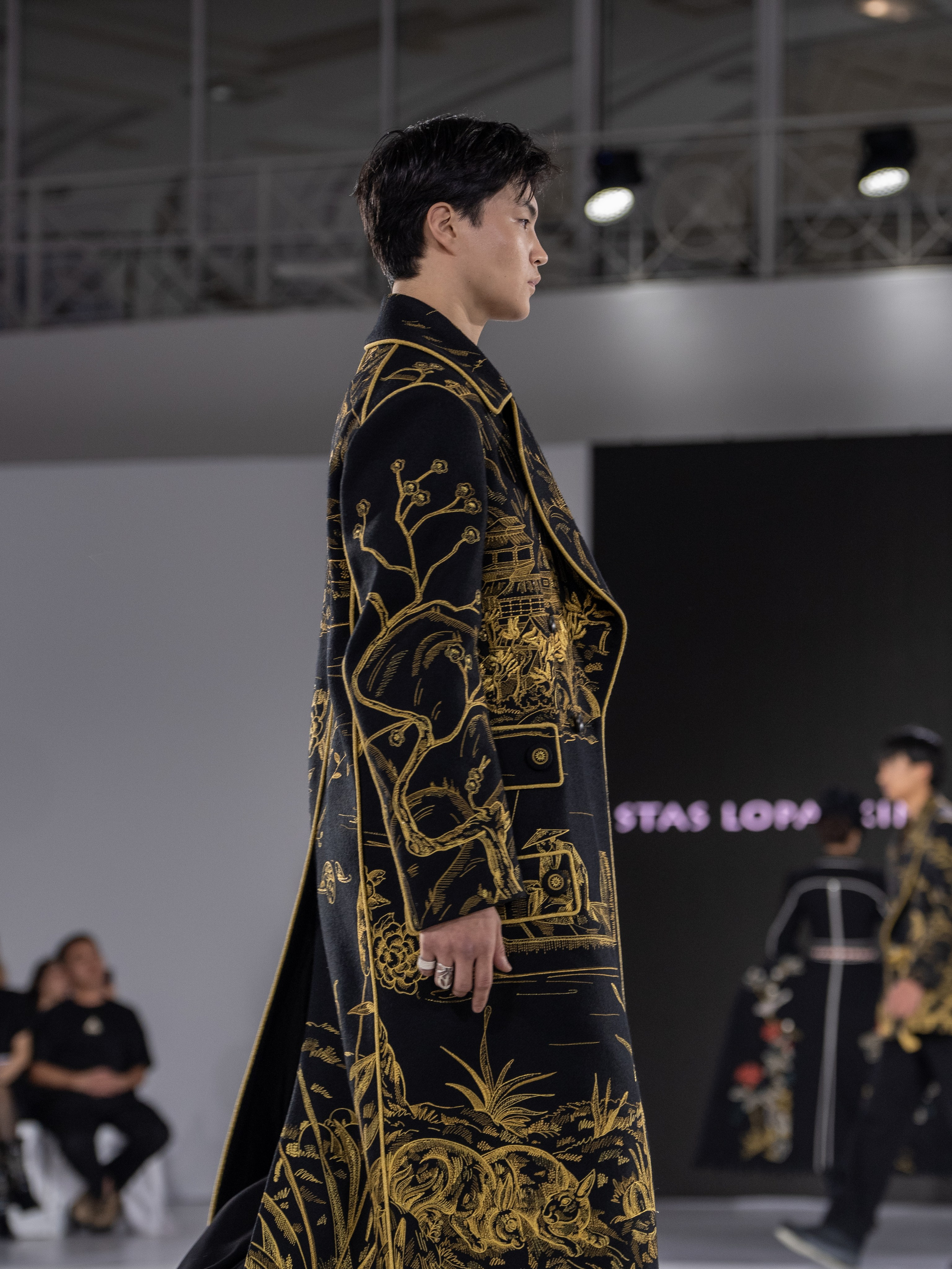 Дизайнер Stas Lopatkin. Сайт Алматинского НЮ АРТ, будуар и фэшн фотографа Дениса Карпенко