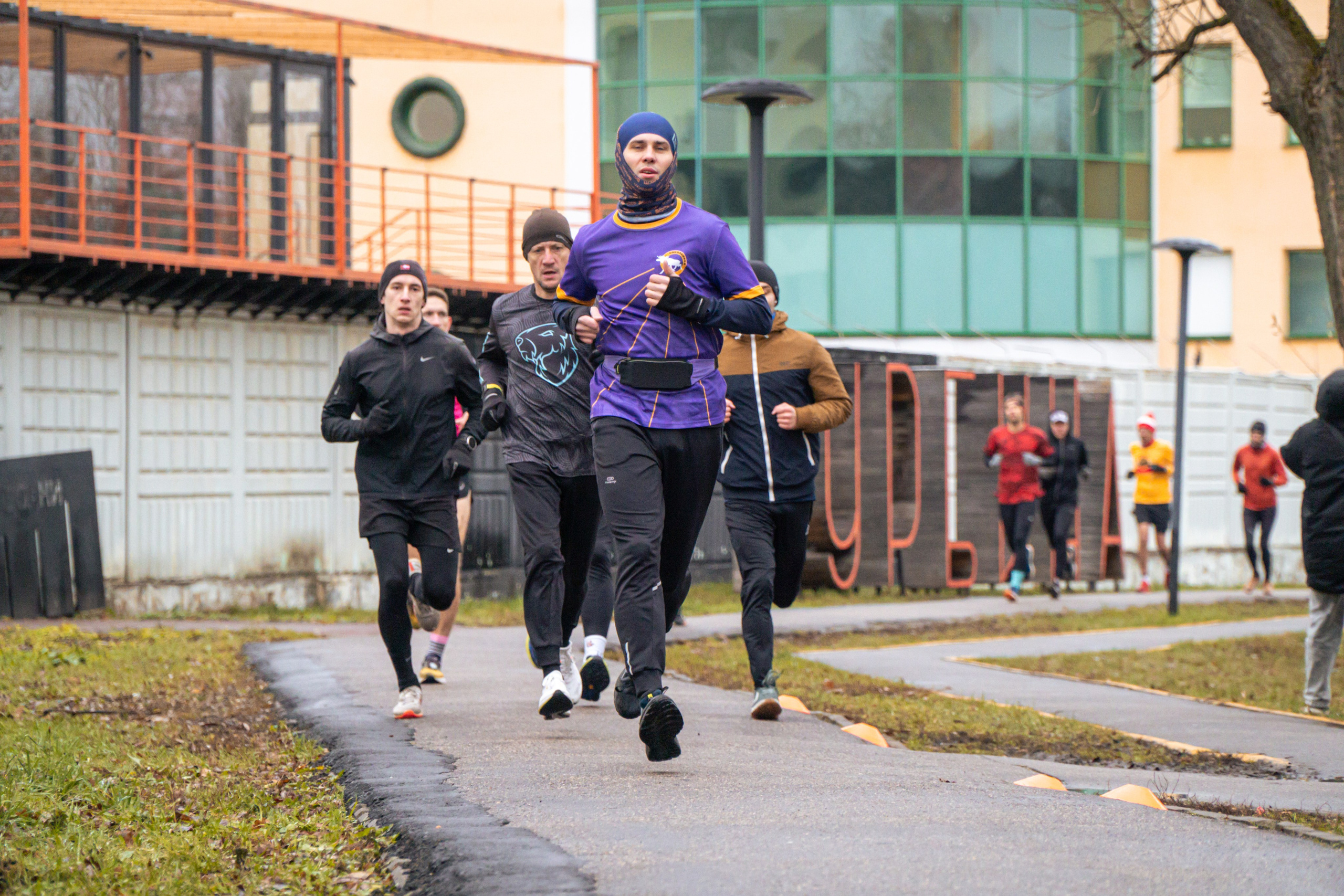 5 вёрст Реутов 16.11.2024. Роман Капилюшов. Бег. Фото. Видео. г. Люберцы