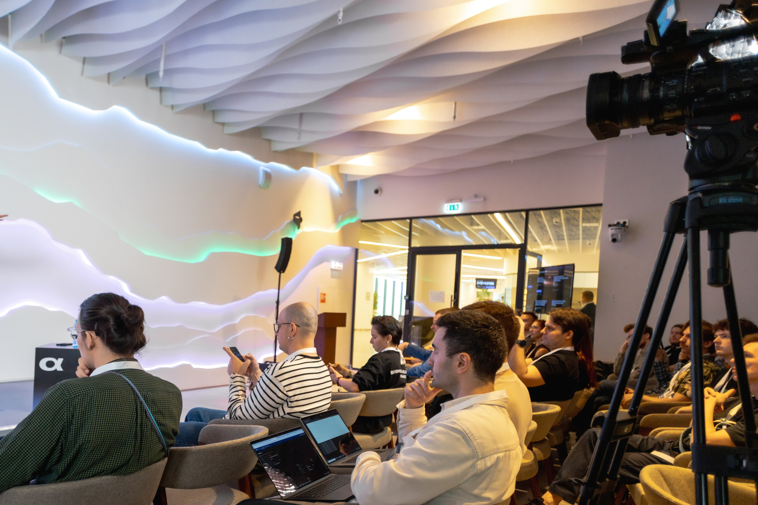 Aha! — 29–30 мая 2025. Фотобанк Матемаркетинг