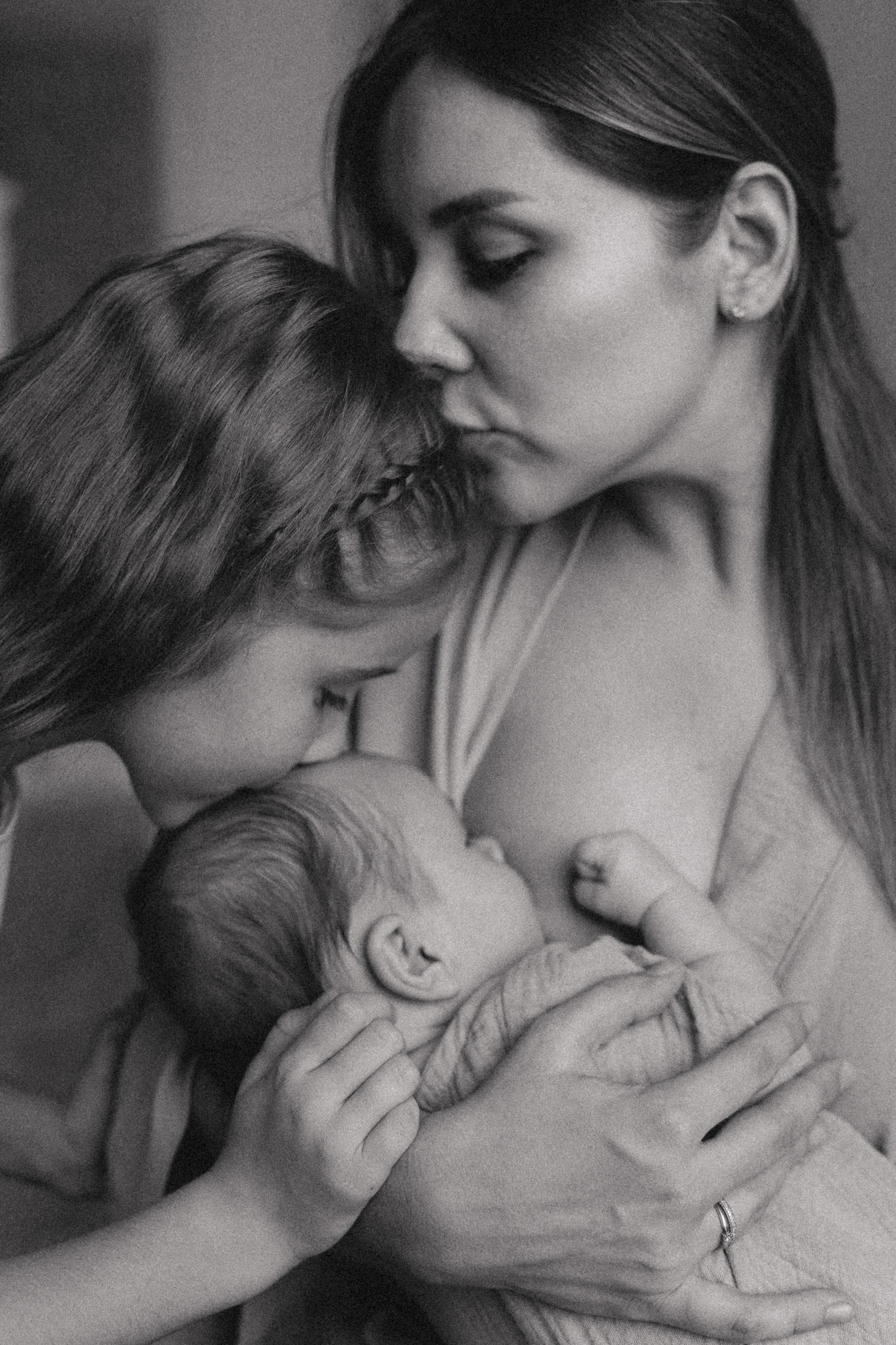 Паша, Ксюша, Тая и Мирон. Семейный фотограф • Домашние съемки в Нижнем Новгороде