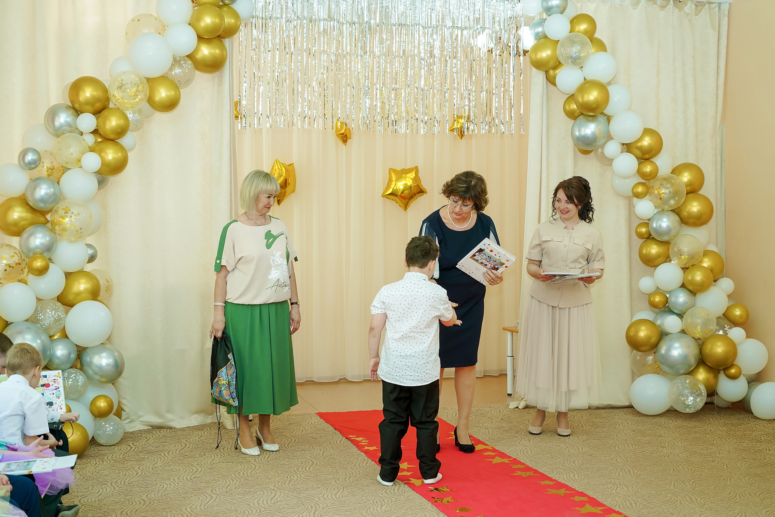 Фотосъемка видеосъёмка фотограф видеооператор новогодних утренников  в. Фотограф, видеооператор Нина Коршунова