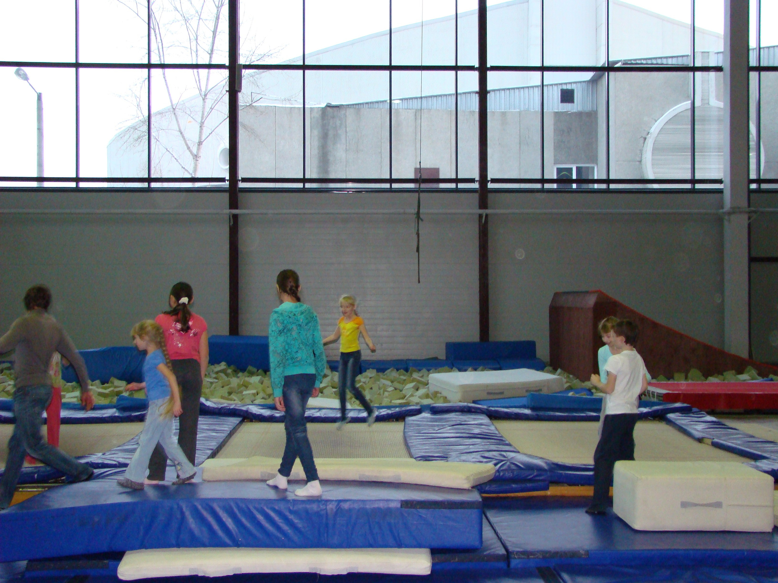 Катя ДР 12 лет Дома + Спортекс 04.12.2011. Семейный, Свадебный фотограф СПБ Питер— Романова Екатерина