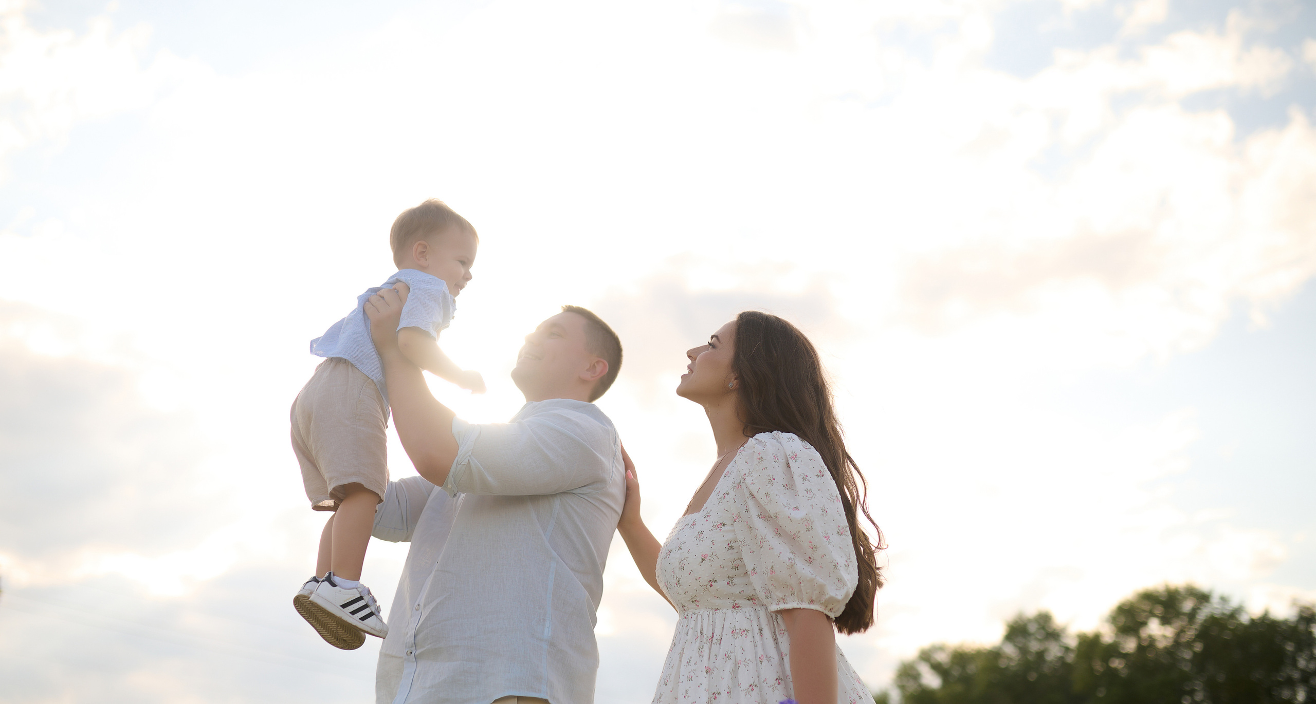 Семейная фотосъёмка в поле. Фотограф в Туле|Москве. Контент-съёмка, женские портреты, репортажные и съёмки для брендов