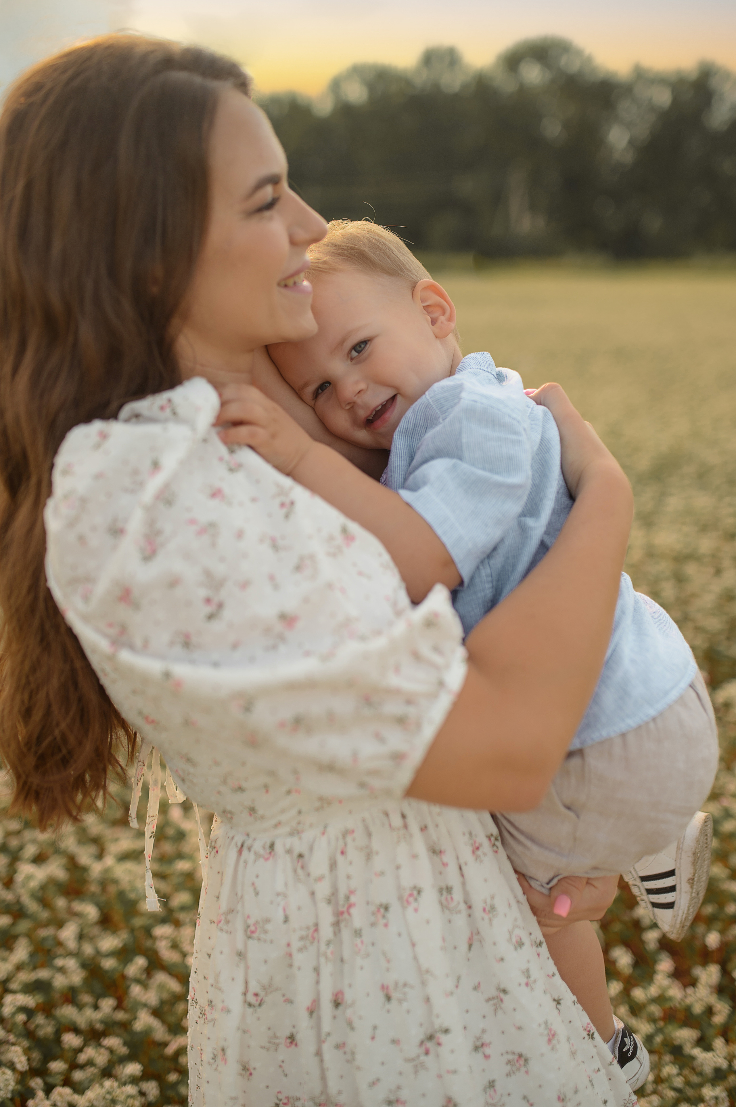 Семейная фотосъёмка в поле. Фотограф в Туле|Москве. Контент-съёмка, женские портреты, репортажные и съёмки для брендов