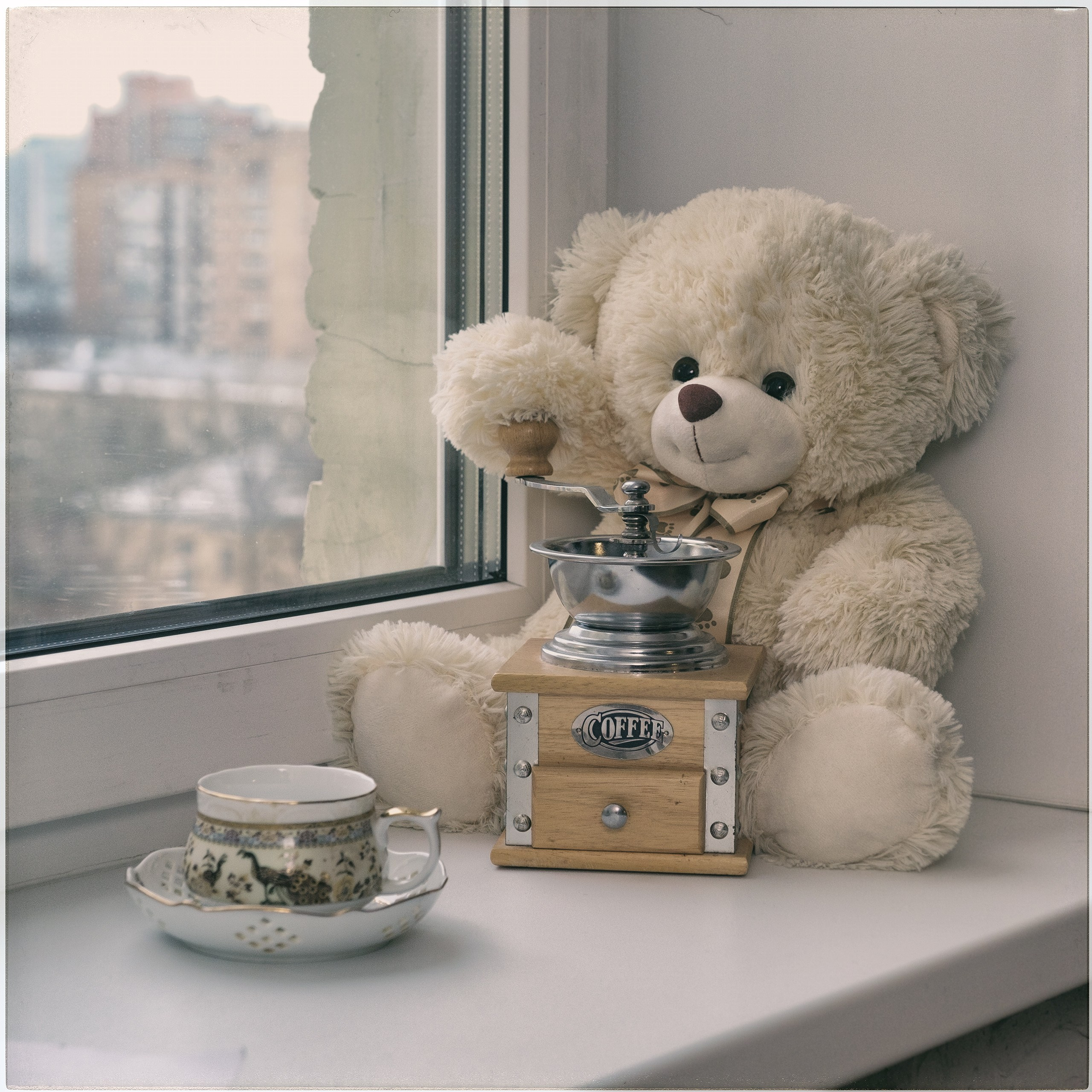 Плюшевый медведь, детская игрушка, Фотосъёмка детских игрушек в Москве. Помол кофе.Съёмка для календаря